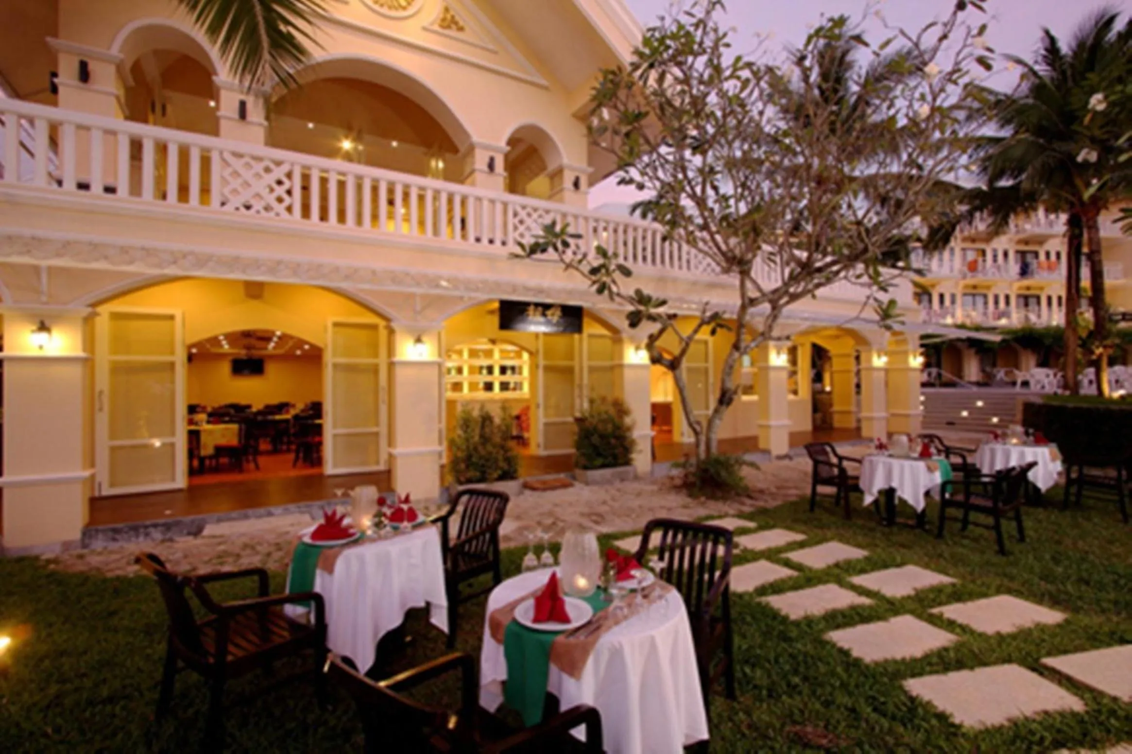 Restaurant/places to eat in The Front Village - SHA Plus