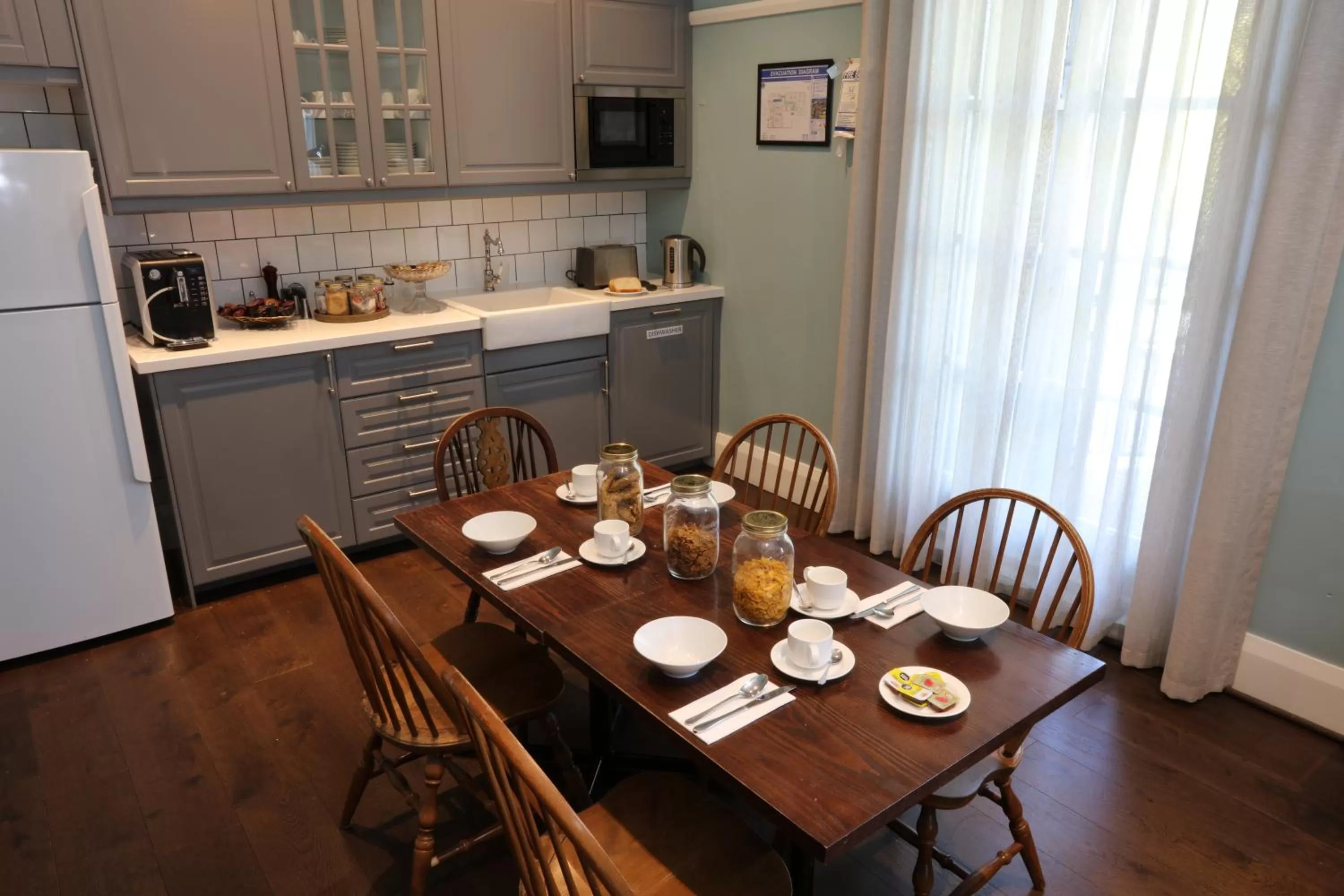 Breakfast in The North Sydney Hotel