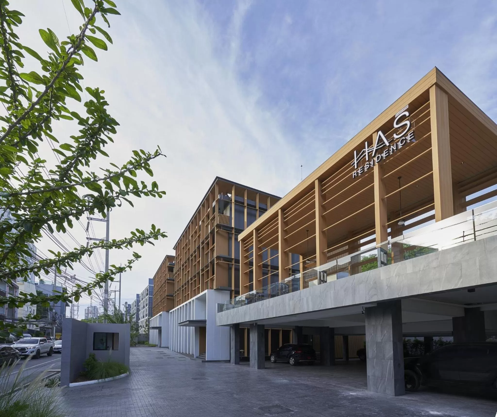 Property building in Has Pattaya