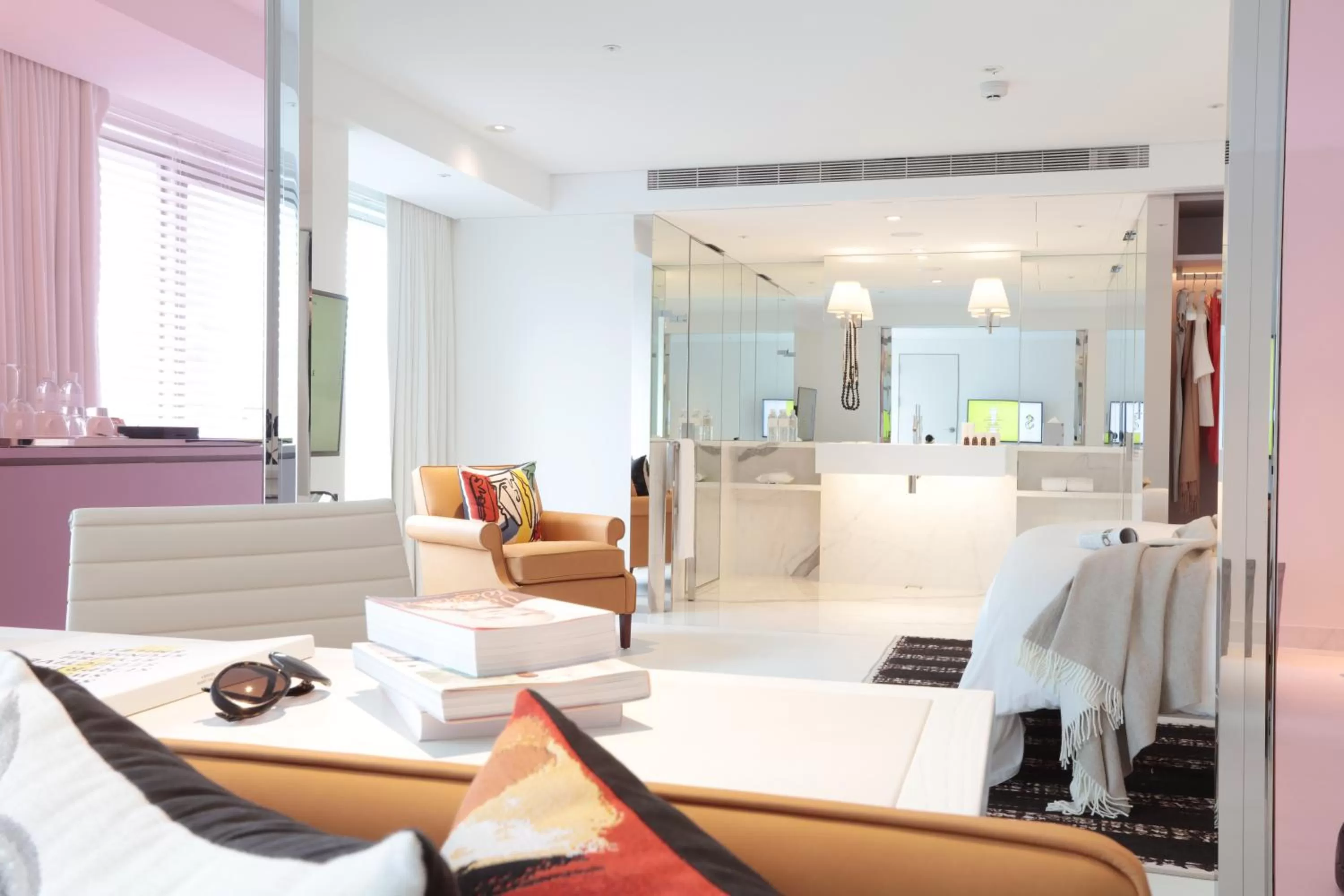 Photo of the whole room in S Hotel | Designed by Philippe Starck