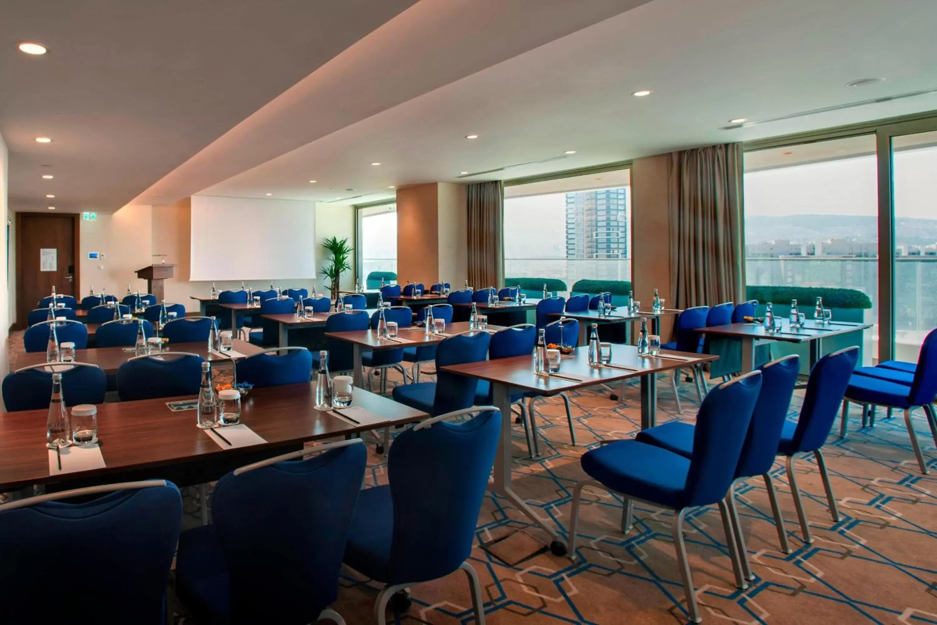 Meeting/conference room, Restaurant/Places to Eat in Four Points by Sheraton Izmir