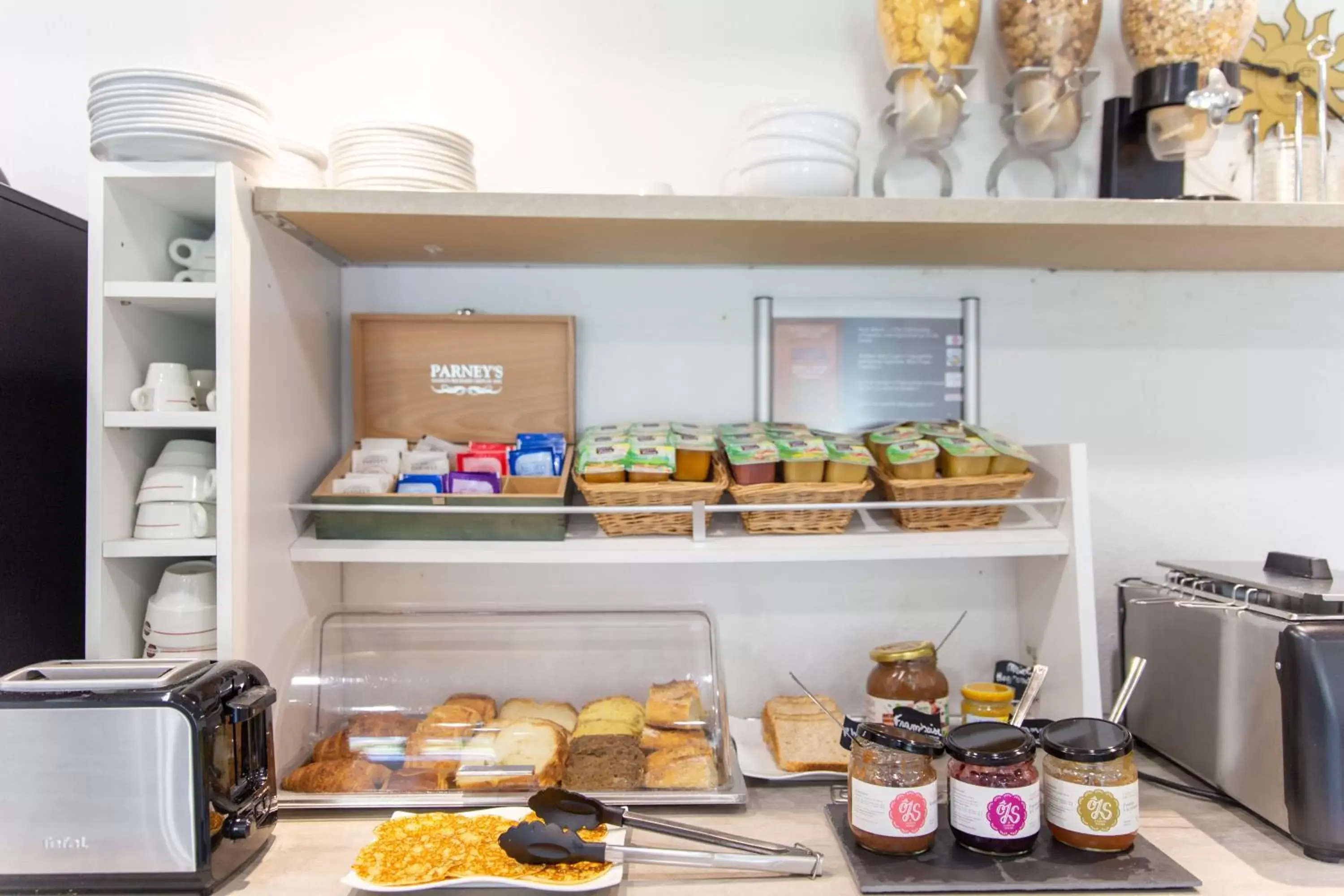 Breakfast in Comfort Aparthotel Besancon La City Breakfast in Comfort Aparthotel Besancon La City