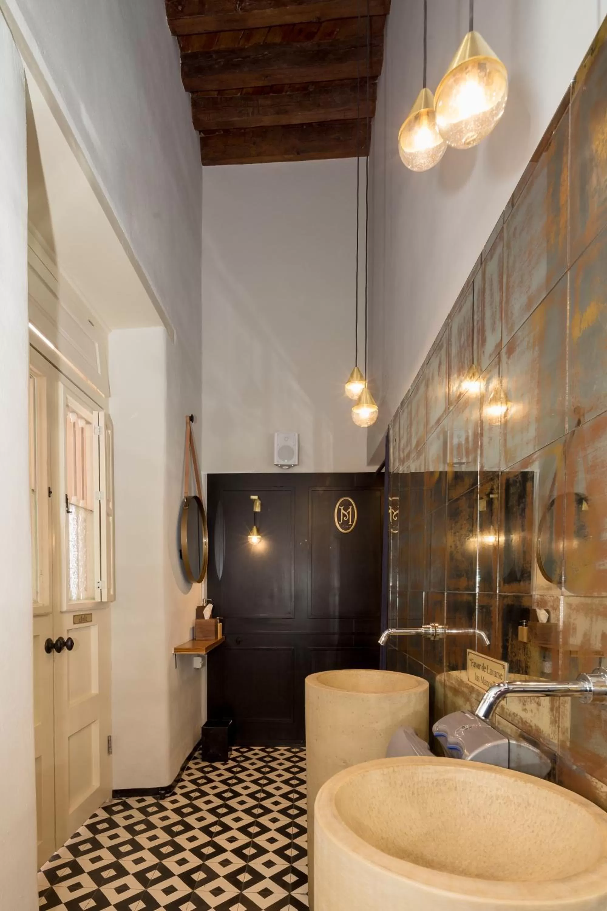 Area and facilities in Central Hotel Boutique