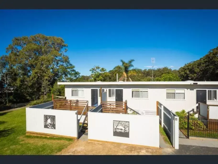 Property Building in Top of the Lake Holiday Units