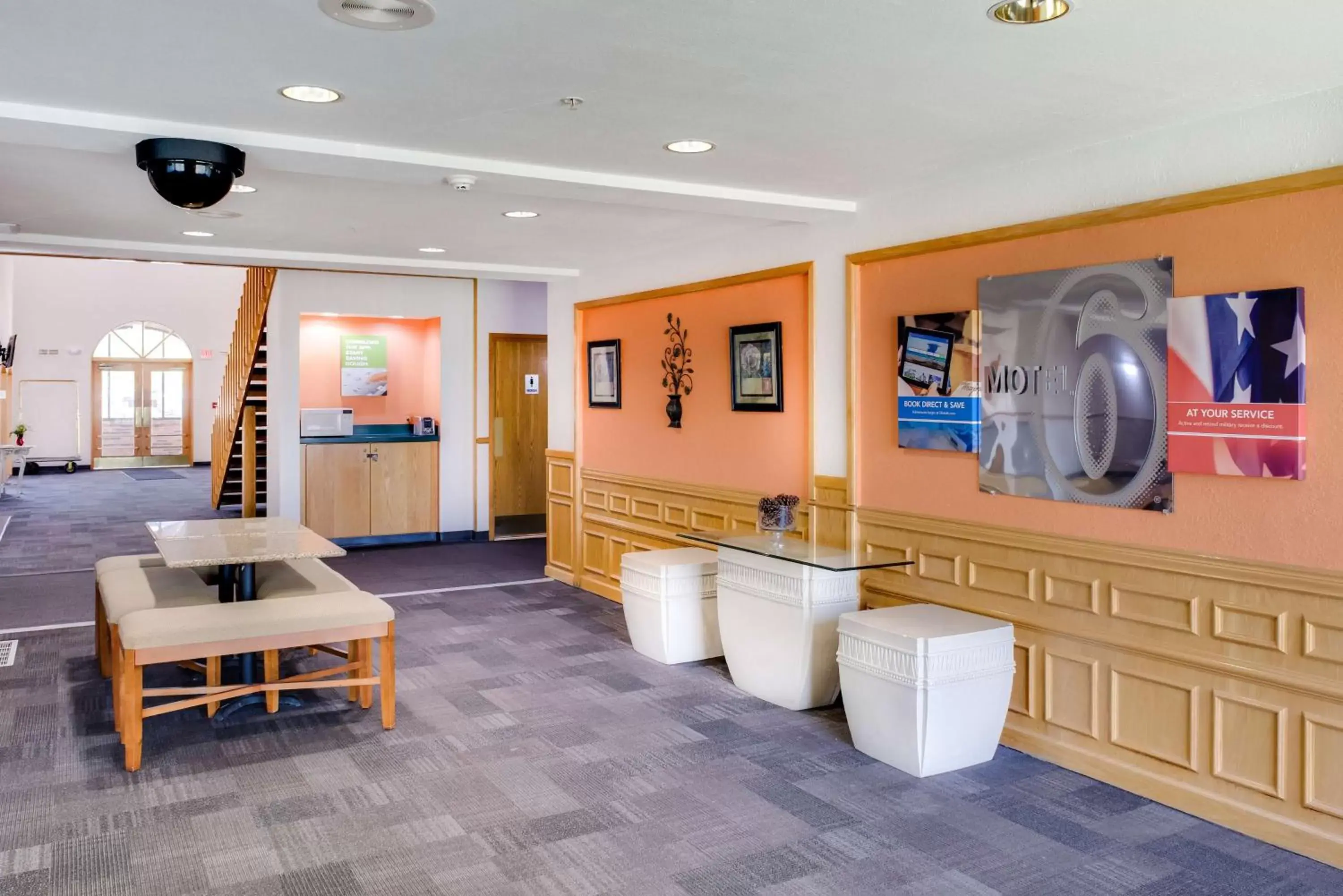 Lobby or reception in Motel 6-Richmond, IN Lobby or reception in Motel 6-Richmond, IN