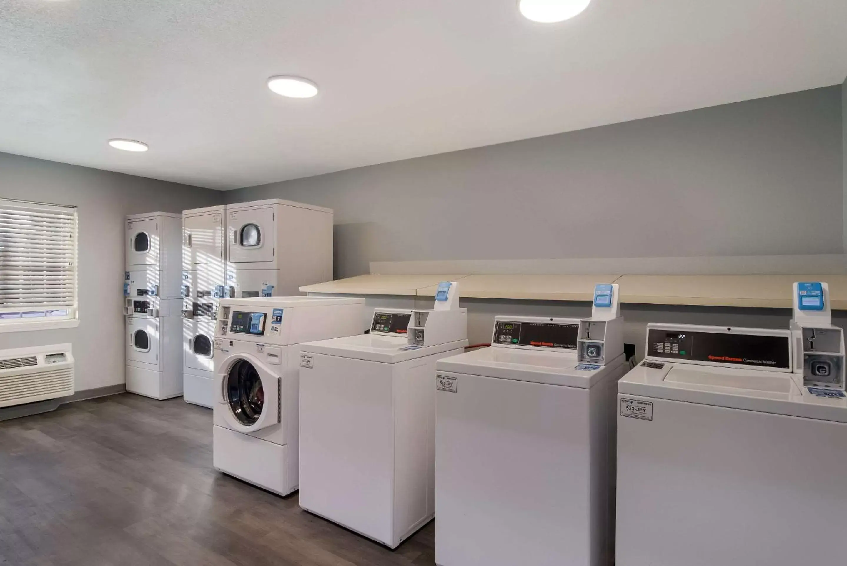 Other, Kitchen/Kitchenette in MainStay Suites Omaha Old Mill