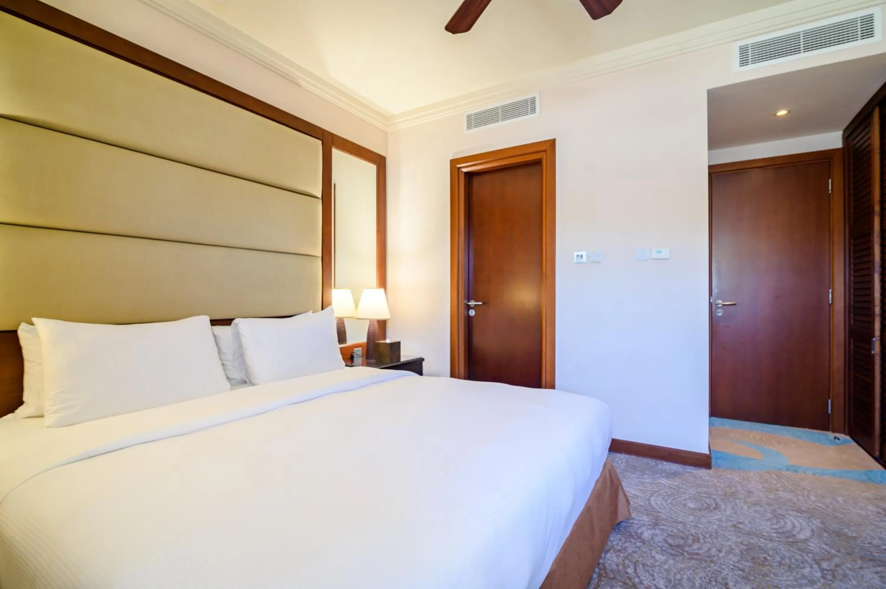 Bedroom, Bed in Danat Jebel Dhanna Resort