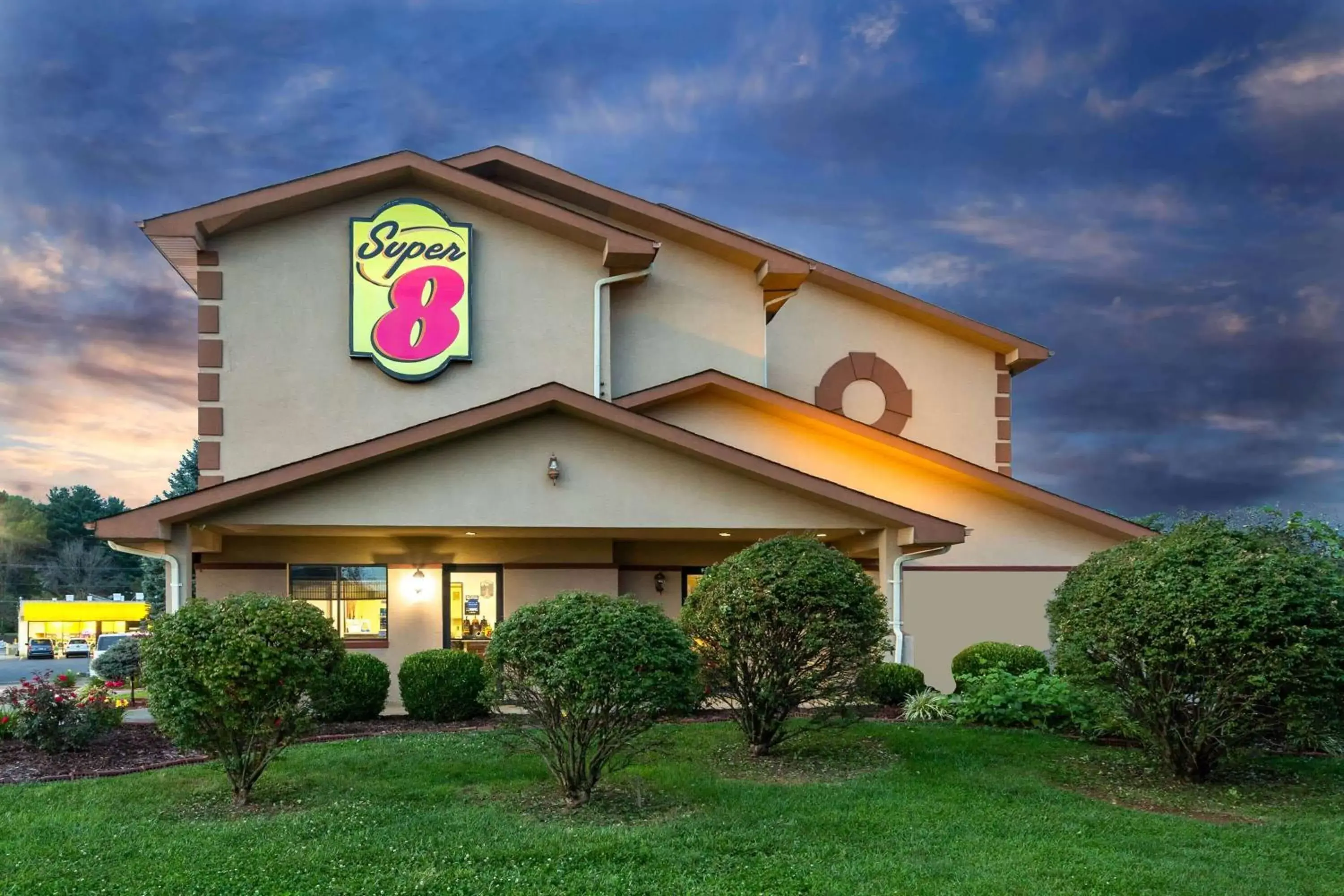 Property Building in Super 8 by Wyndham Abingdon VA