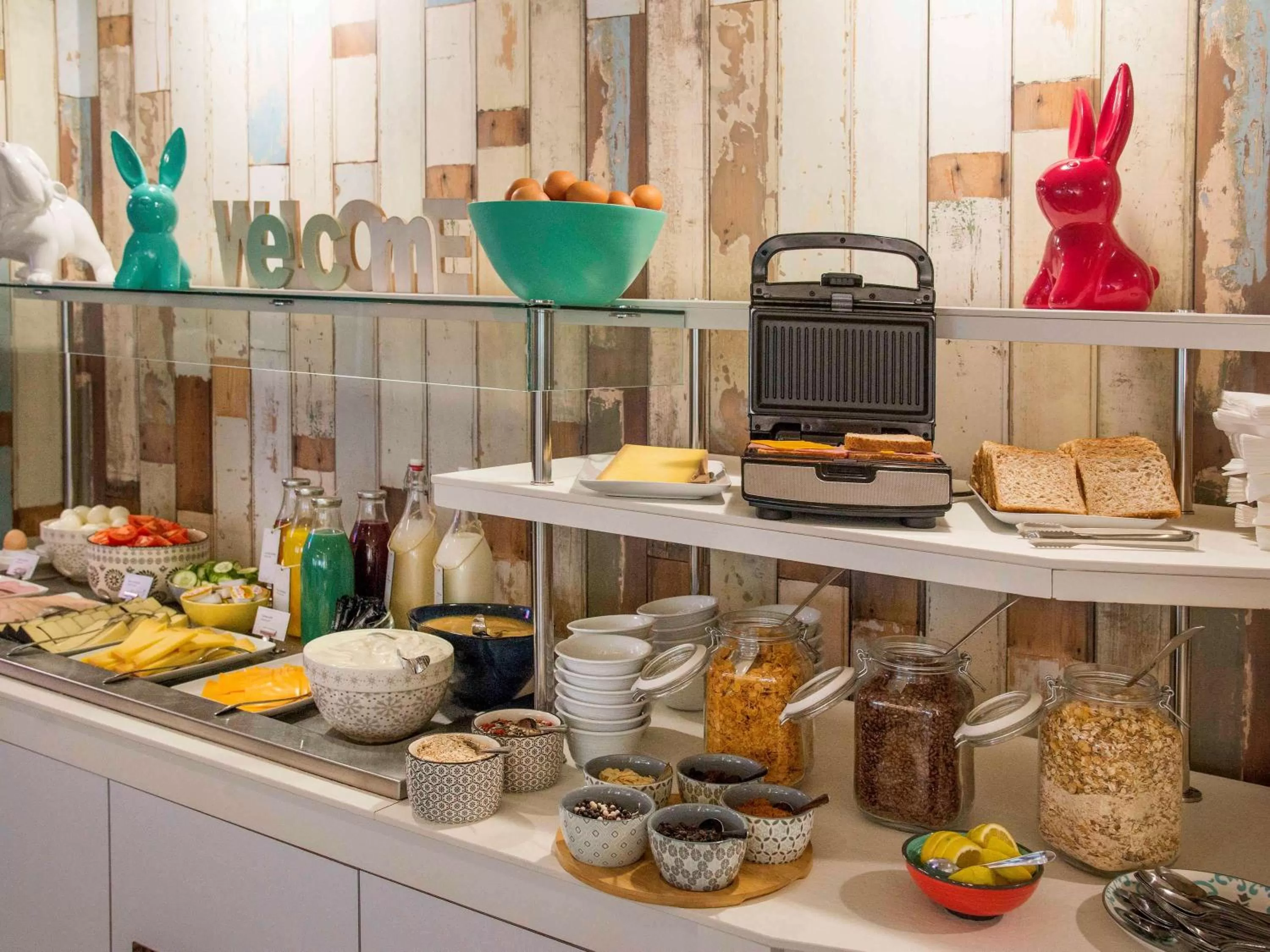 Restaurant/places to eat in Ibis Styles Nice Centre Gare