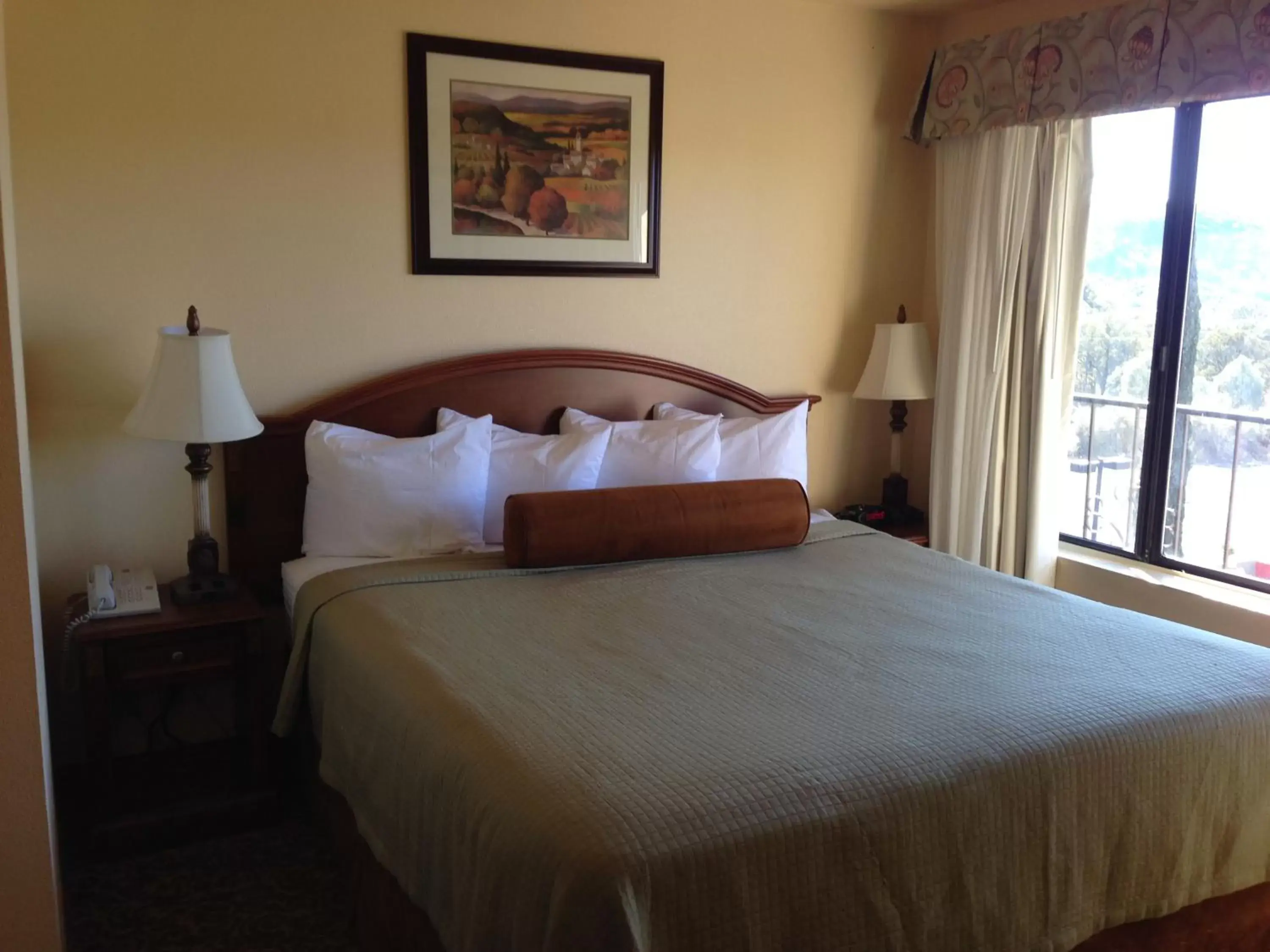 Bed in Best Western El Grande Inn