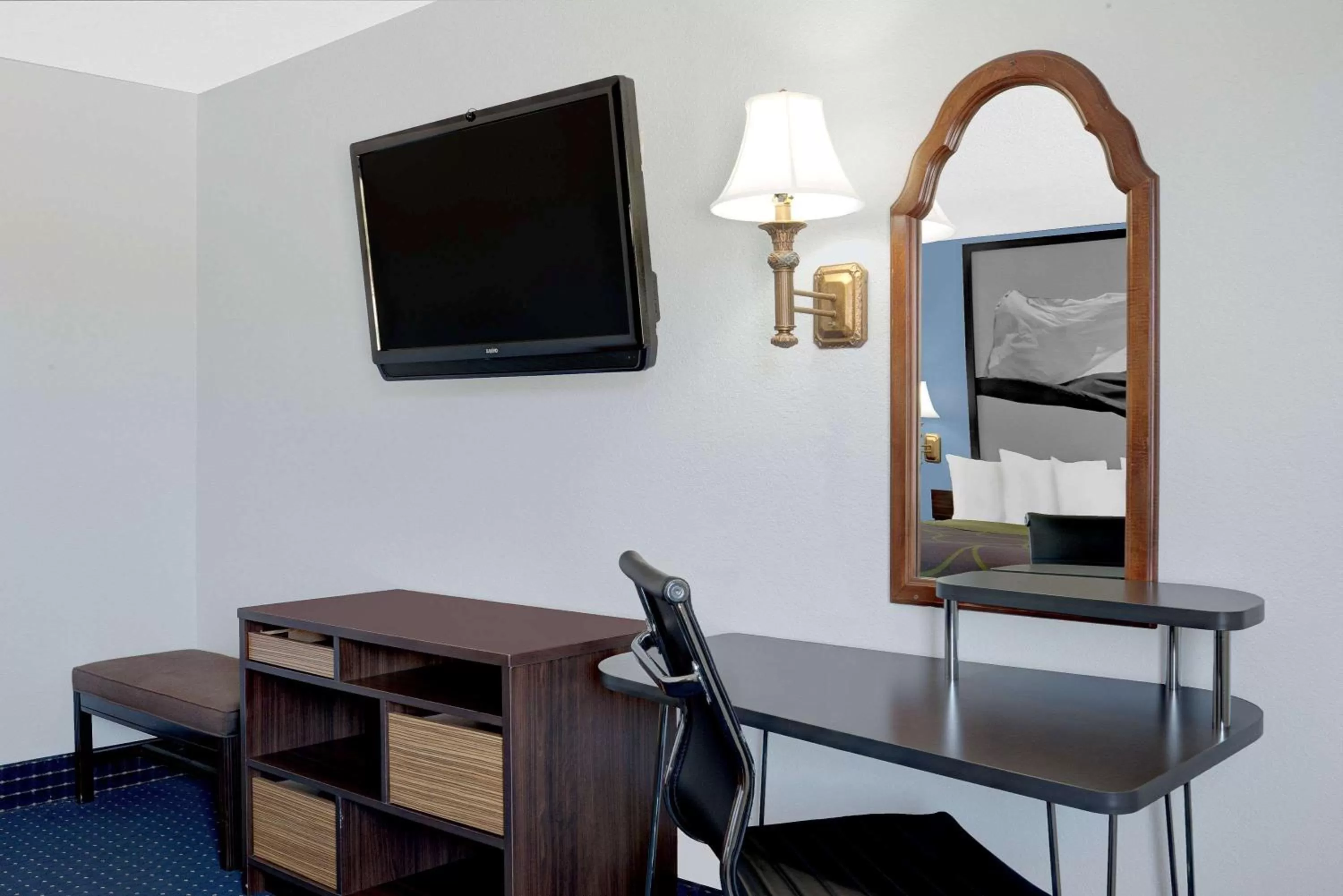 Photo of the whole room in Super 8 by Wyndham Dumas TX