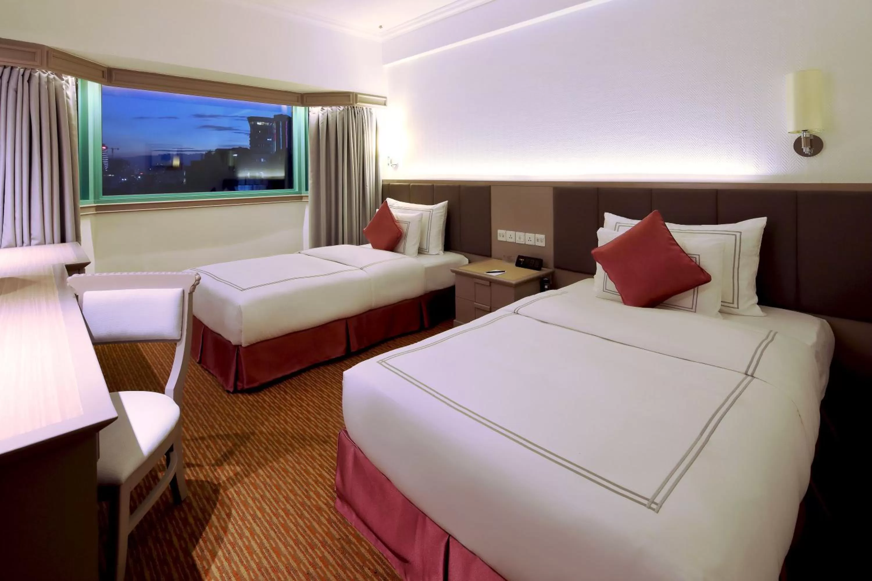 Club Twin Room City View with Club Access in Sunway Hotel Hanoi