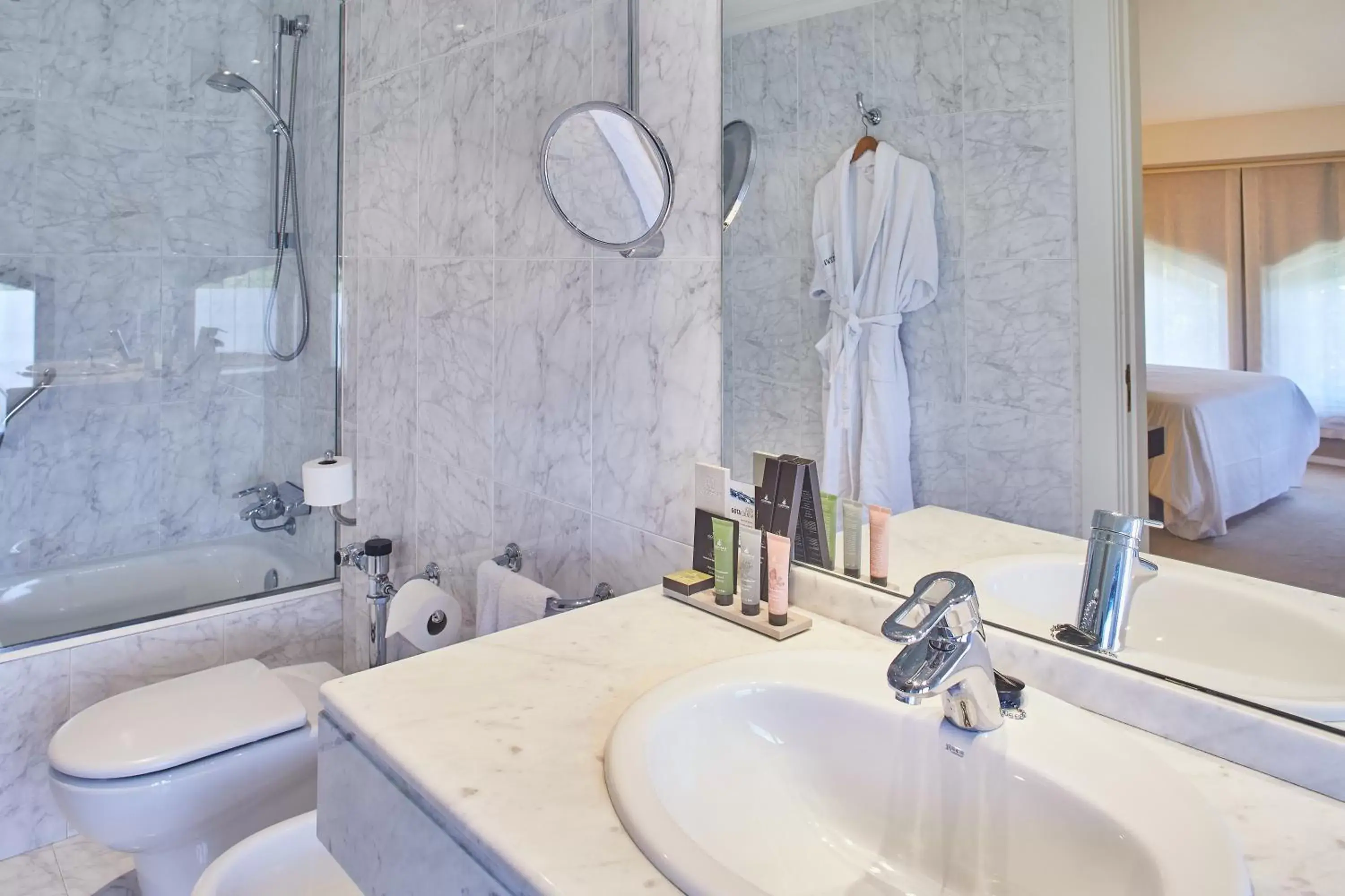 Shower, Bathroom in Silken Gran hotel Durango