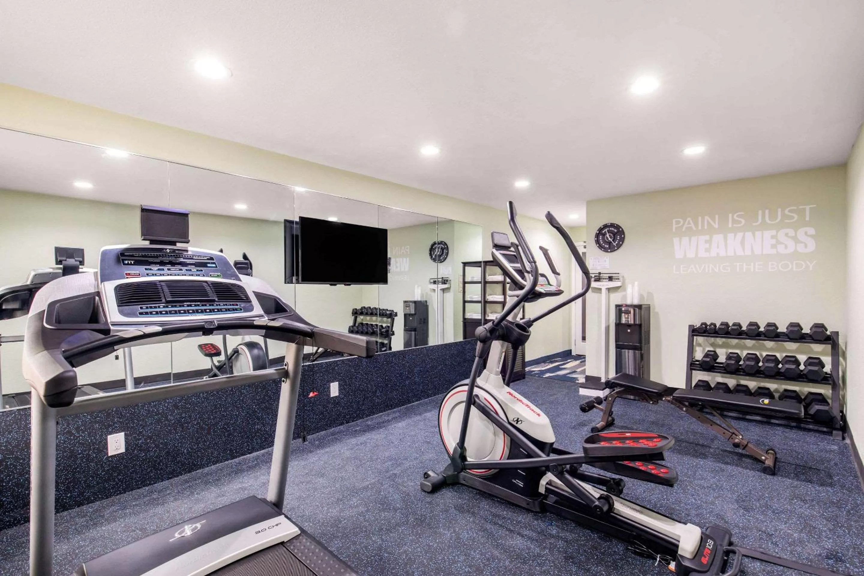 Fitness centre/facilities in Quality Inn & Suites Plano