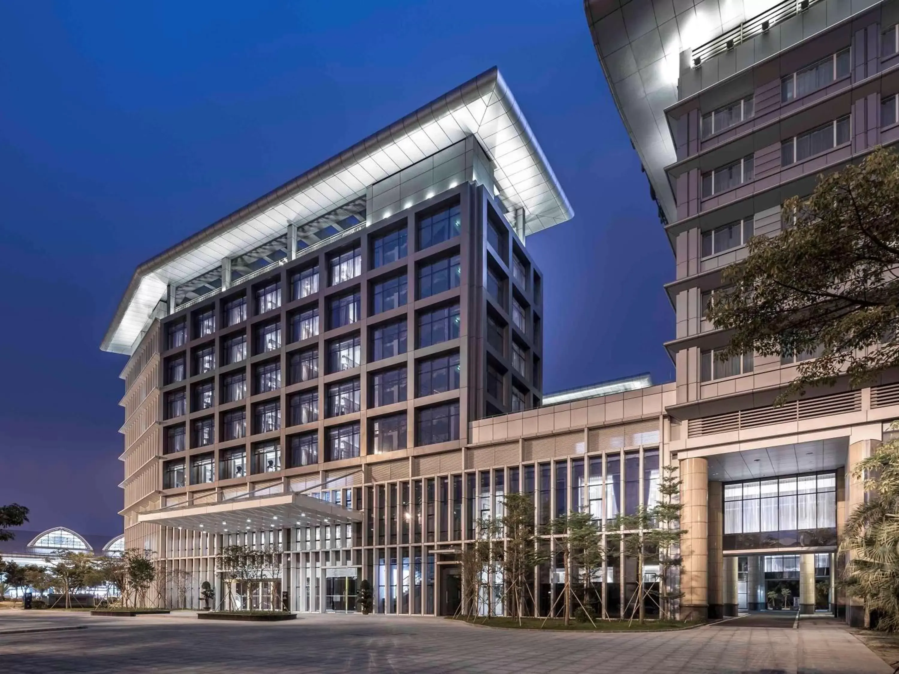 Property building in Pullman Guangzhou Baiyun Airport - Free Shuttle Bus & Official Registration Agency during Canton Fair Property building in Pullman Guangzhou Baiyun Airport - Free Shuttle Bus & Official Registration Agency during Canton Fair