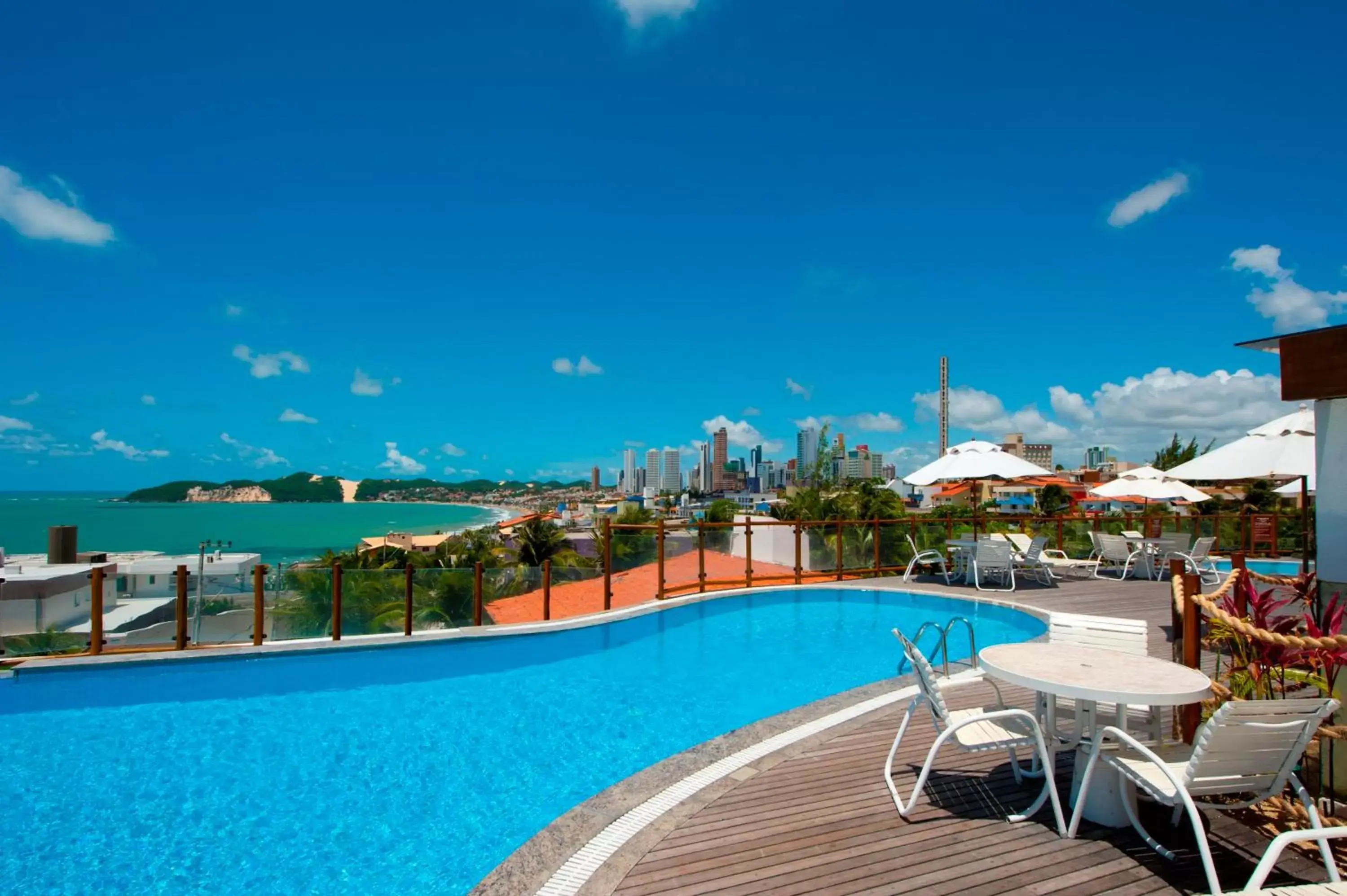 Swimming Pool in Pontalmar Praia Hotel