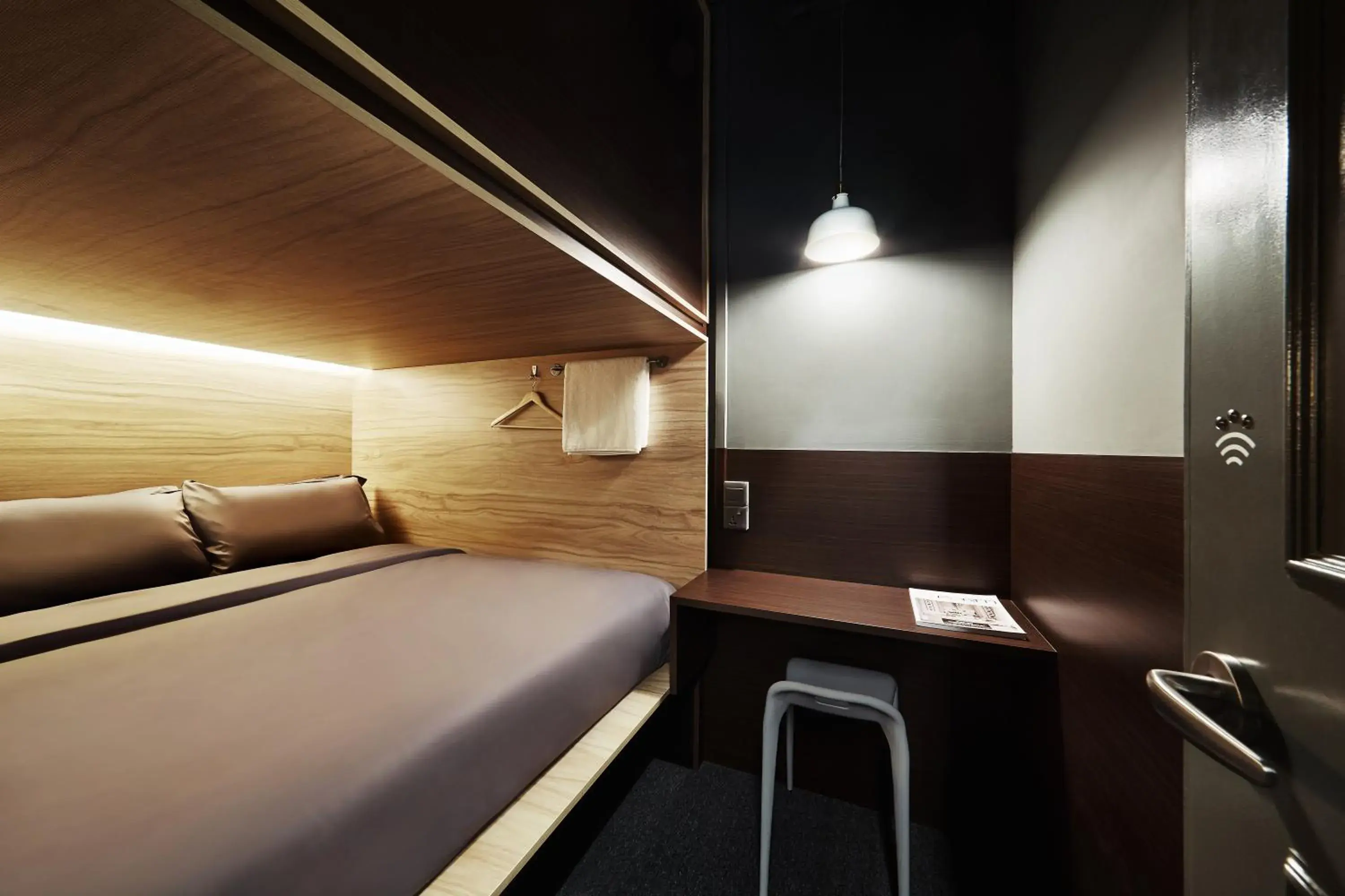 Photo of the whole room, Bed in The Pod @ Beach Road Boutique Capsule Hotel