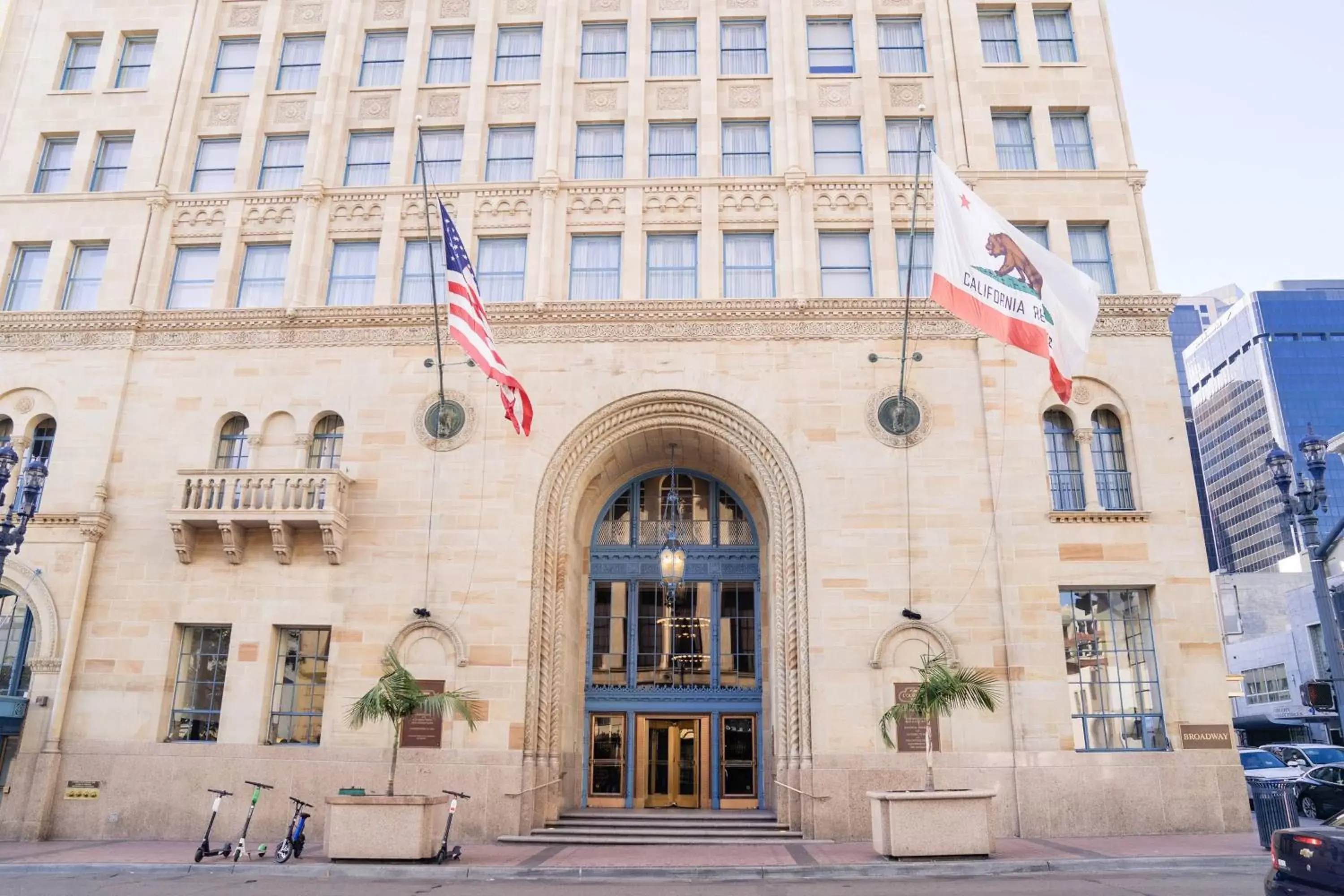 Property Building in Courtyard by Marriott San Diego Downtown