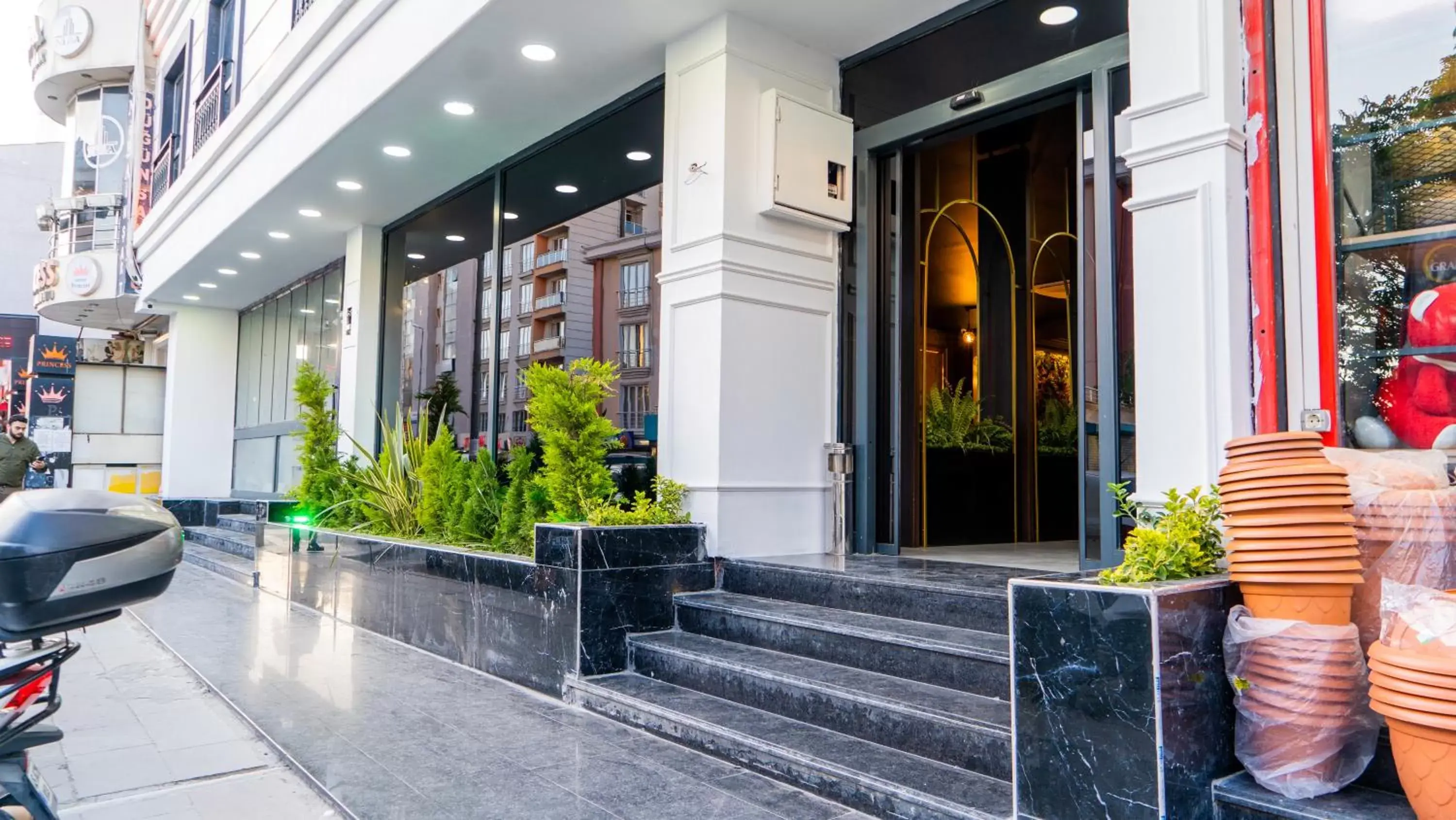 Facade/entrance in GRAND MOON HOTEL Facade/entrance in GRAND MOON HOTEL