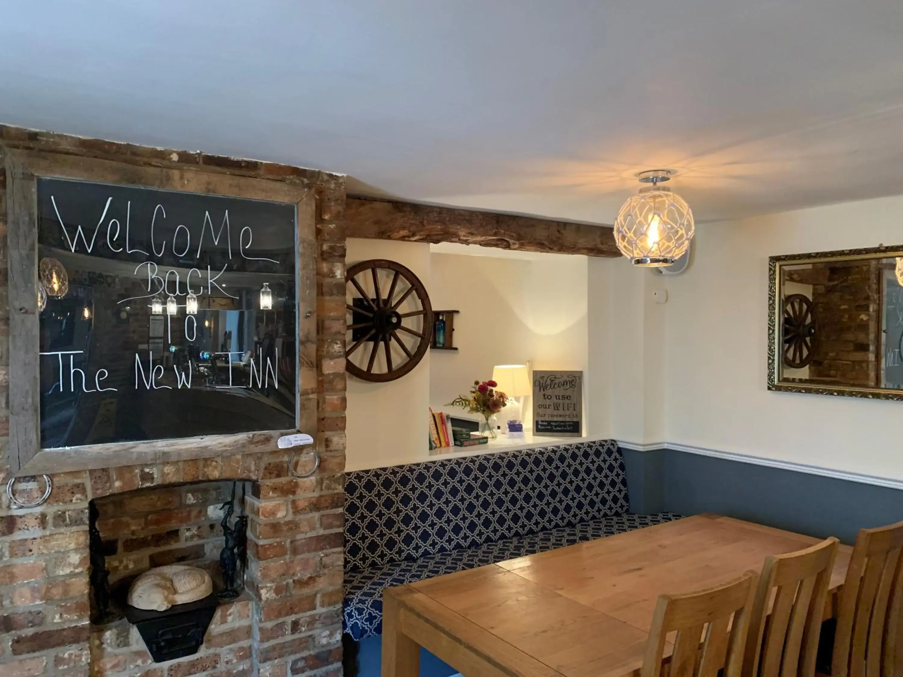 Lounge or bar in New Inn - Dorchester
