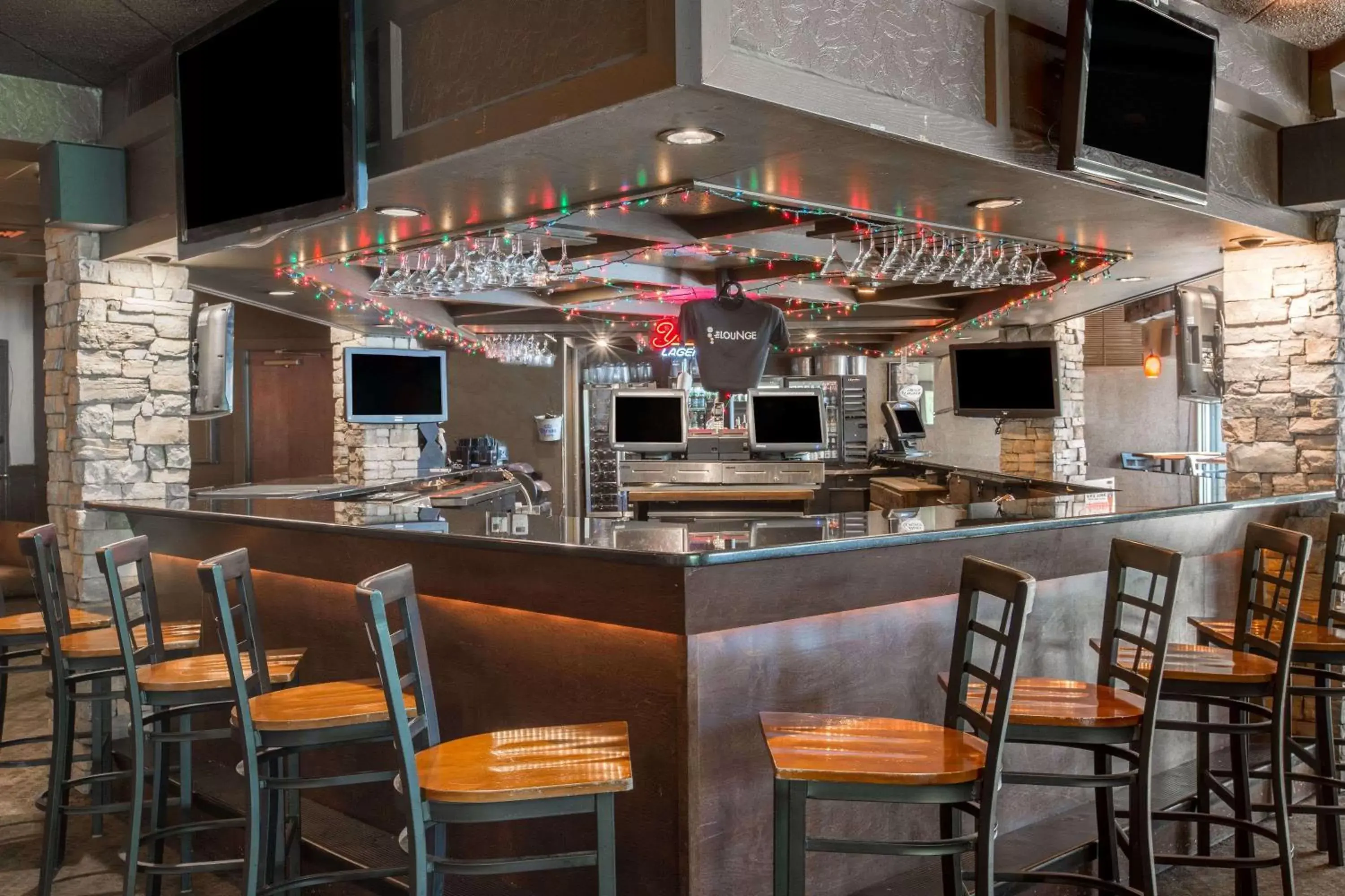 Lounge or bar, Restaurant/Places to Eat in Baymont by Wyndham Bartonsville Poconos