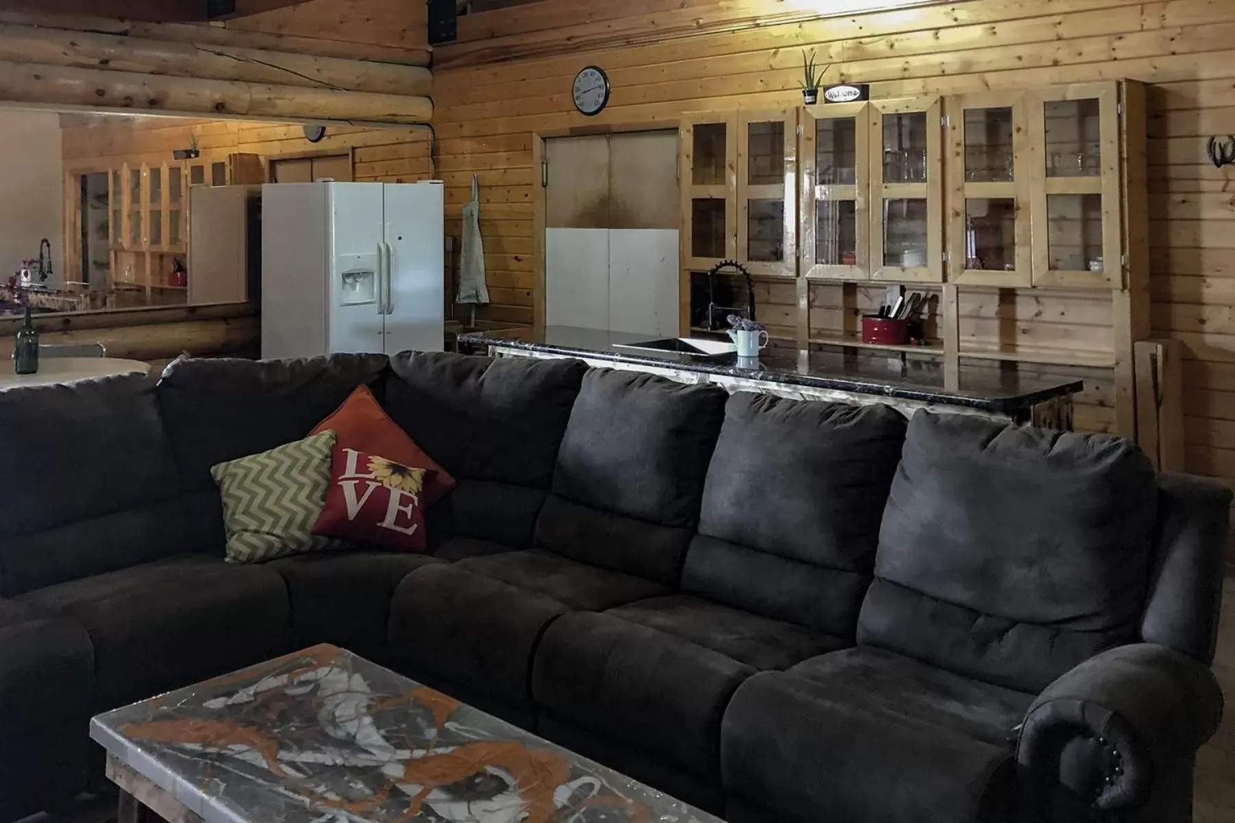 Living room, Seating Area in Ponderosa Inn