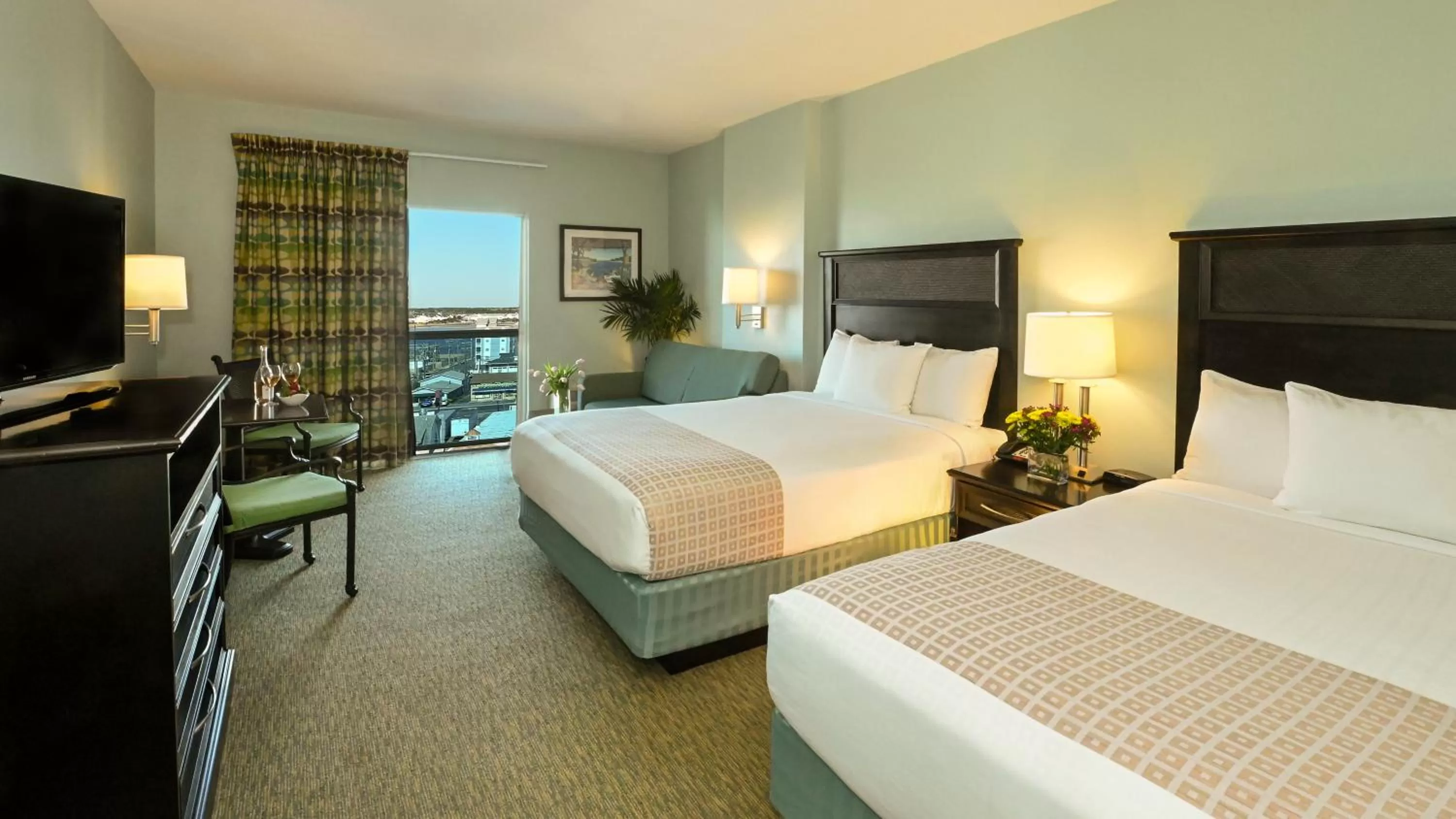 Photo of the whole room, Bed in Park Place Hotel