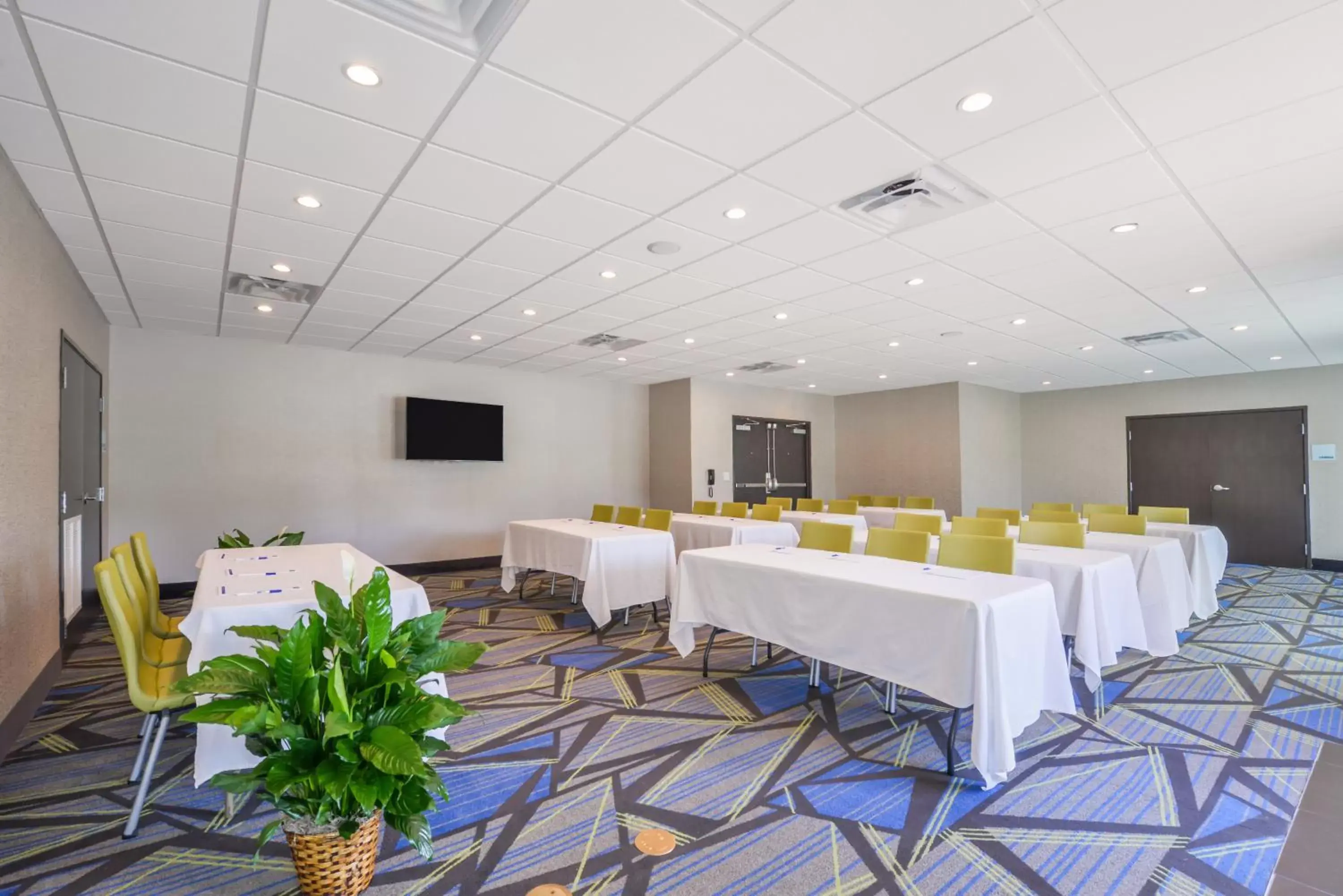 Meeting/conference room in Holiday Inn Express Donaldsonville, an IHG Hotel