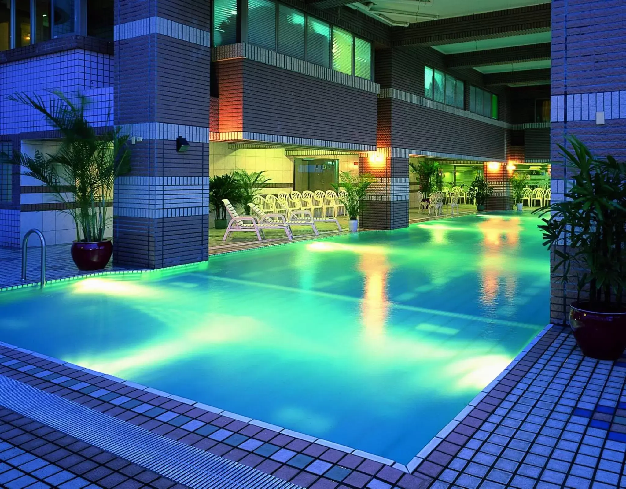Public Bath, Swimming Pool in Cheng Pao Hotel