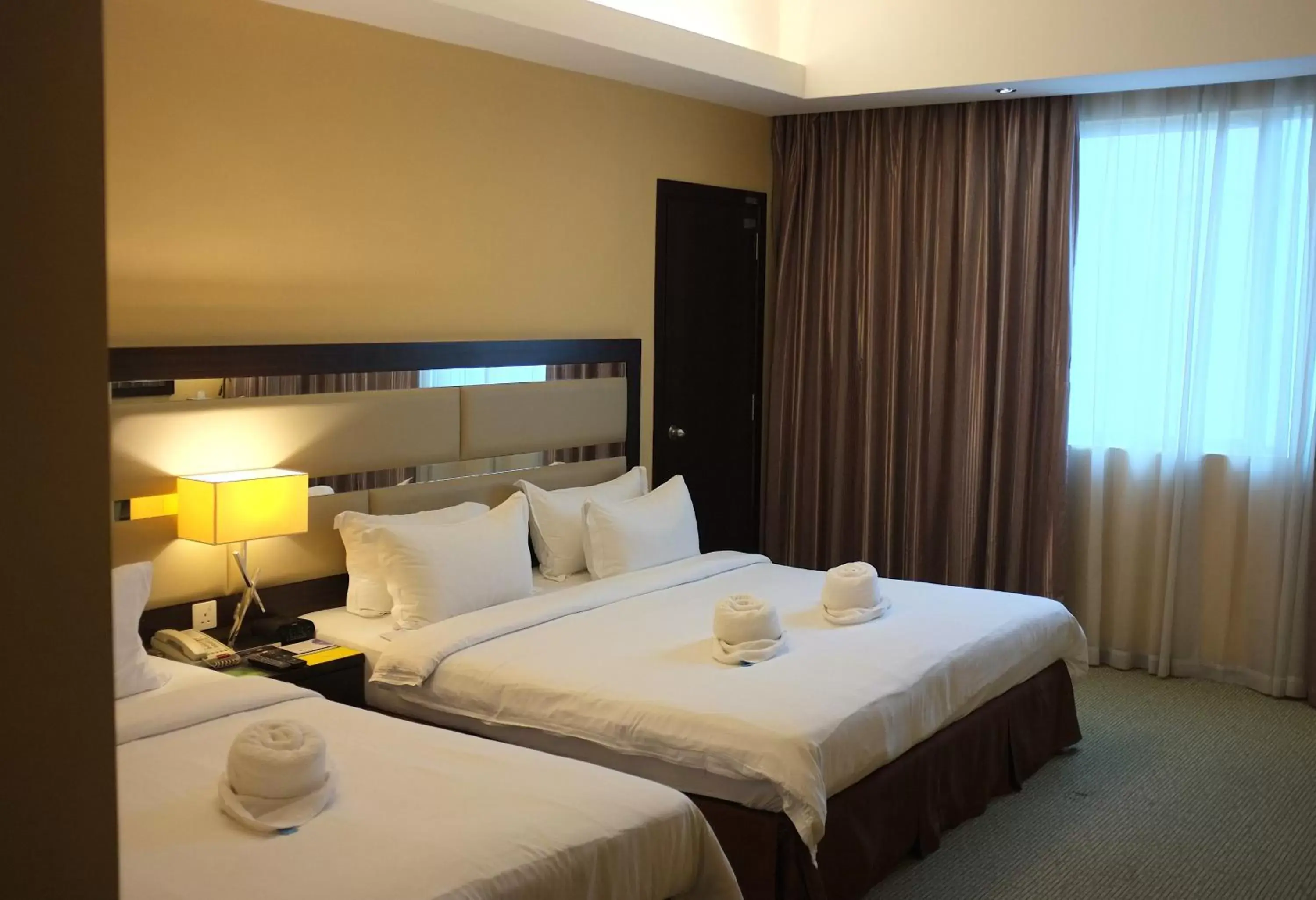 Photo of the whole room, Bed in Ixora Hotel Penang