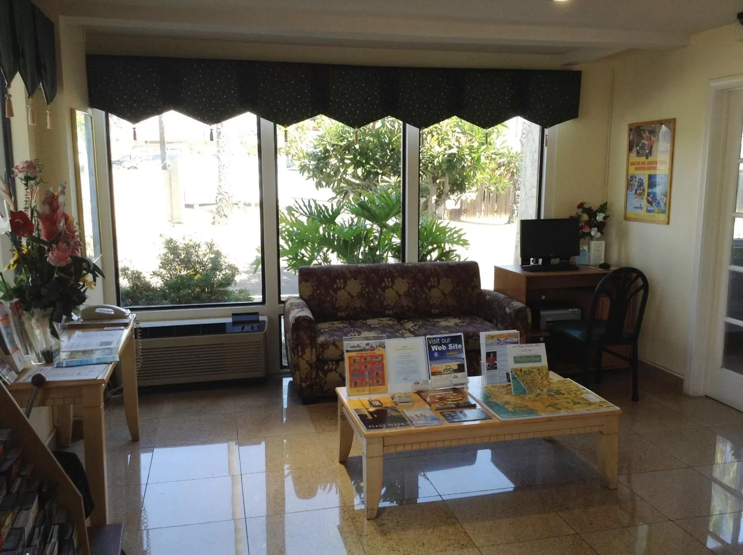 Lobby or reception in Days Inn by Wyndham Oceanside Lobby or reception in Days Inn by Wyndham Oceanside