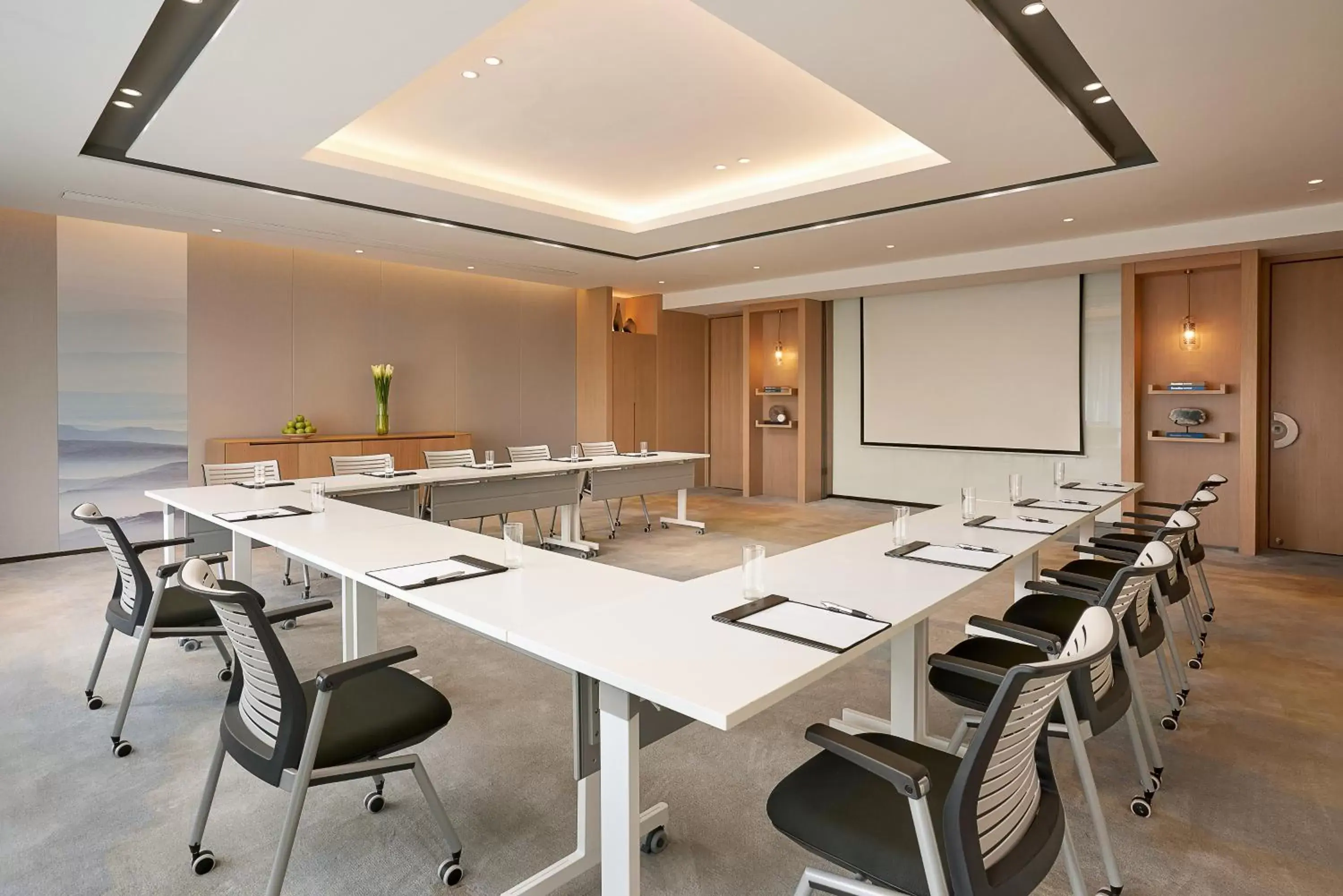 Meeting/conference room in Shama Serviced Apartments Zijingang Hangzhou