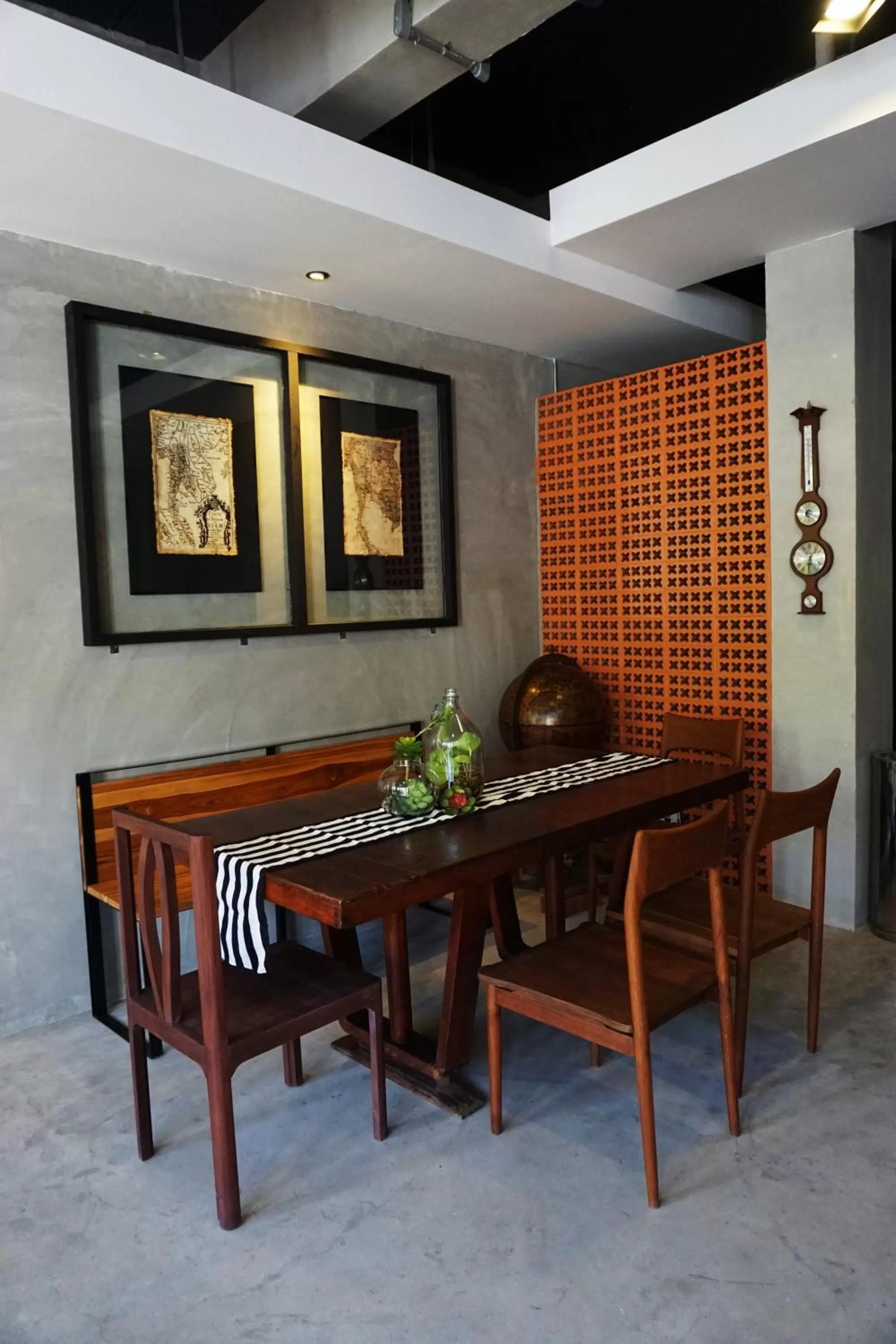 Communal lounge/ TV room in Hansa Bangkok House