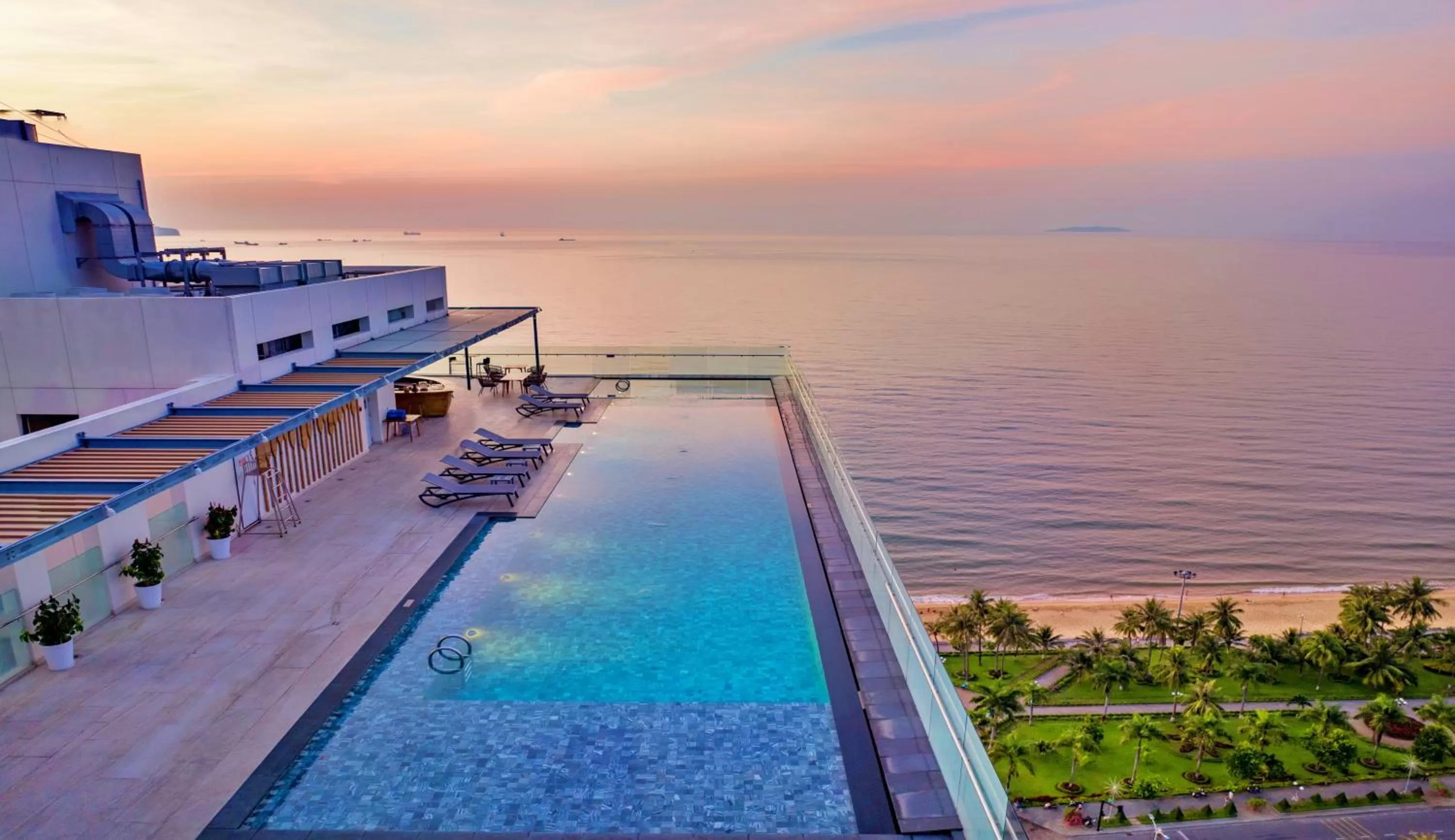 Swimming pool in Anya Premier Beachfront Hotel Quy Nhon