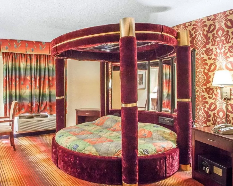 Bed in Days Inn by Wyndham Jersey City