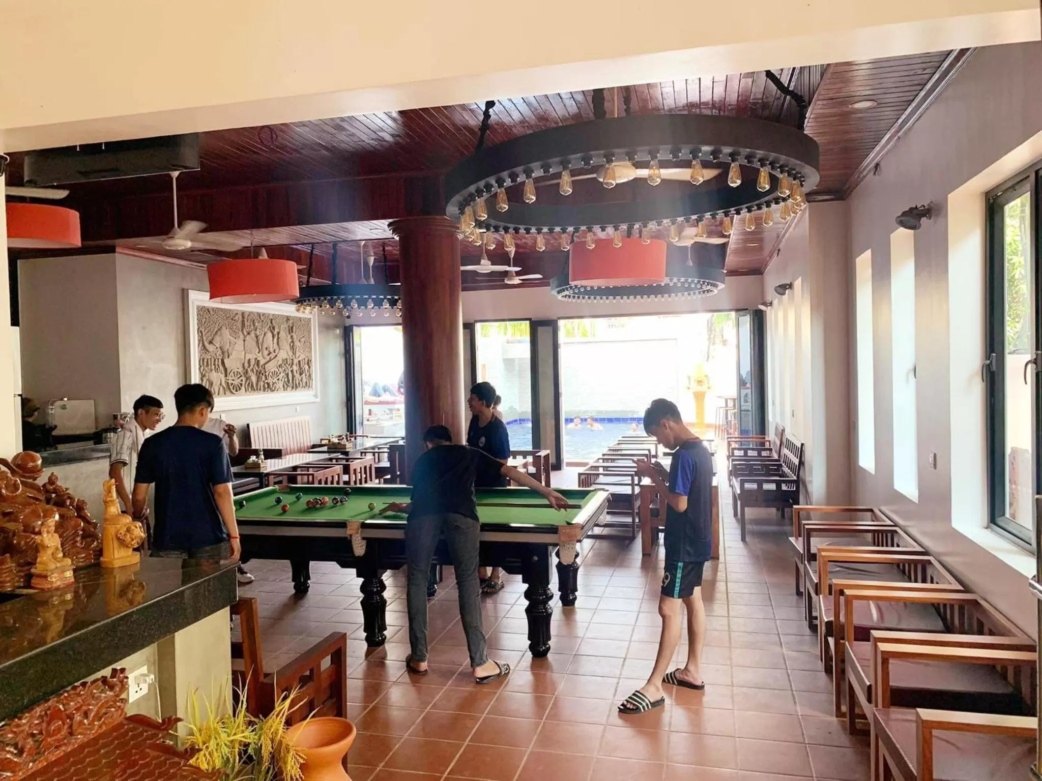 Restaurant/places to eat in Long Night Siem Reap Hotel