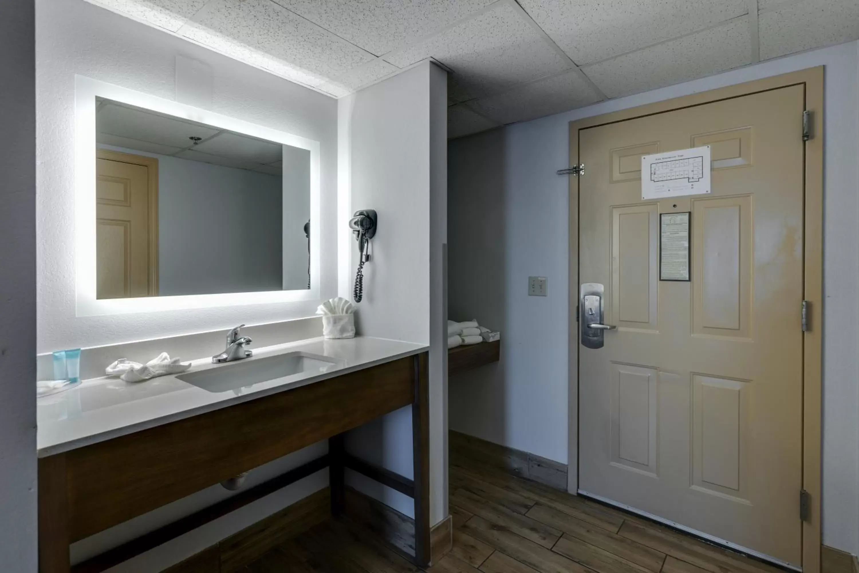 Bathroom in Park Grove Inn