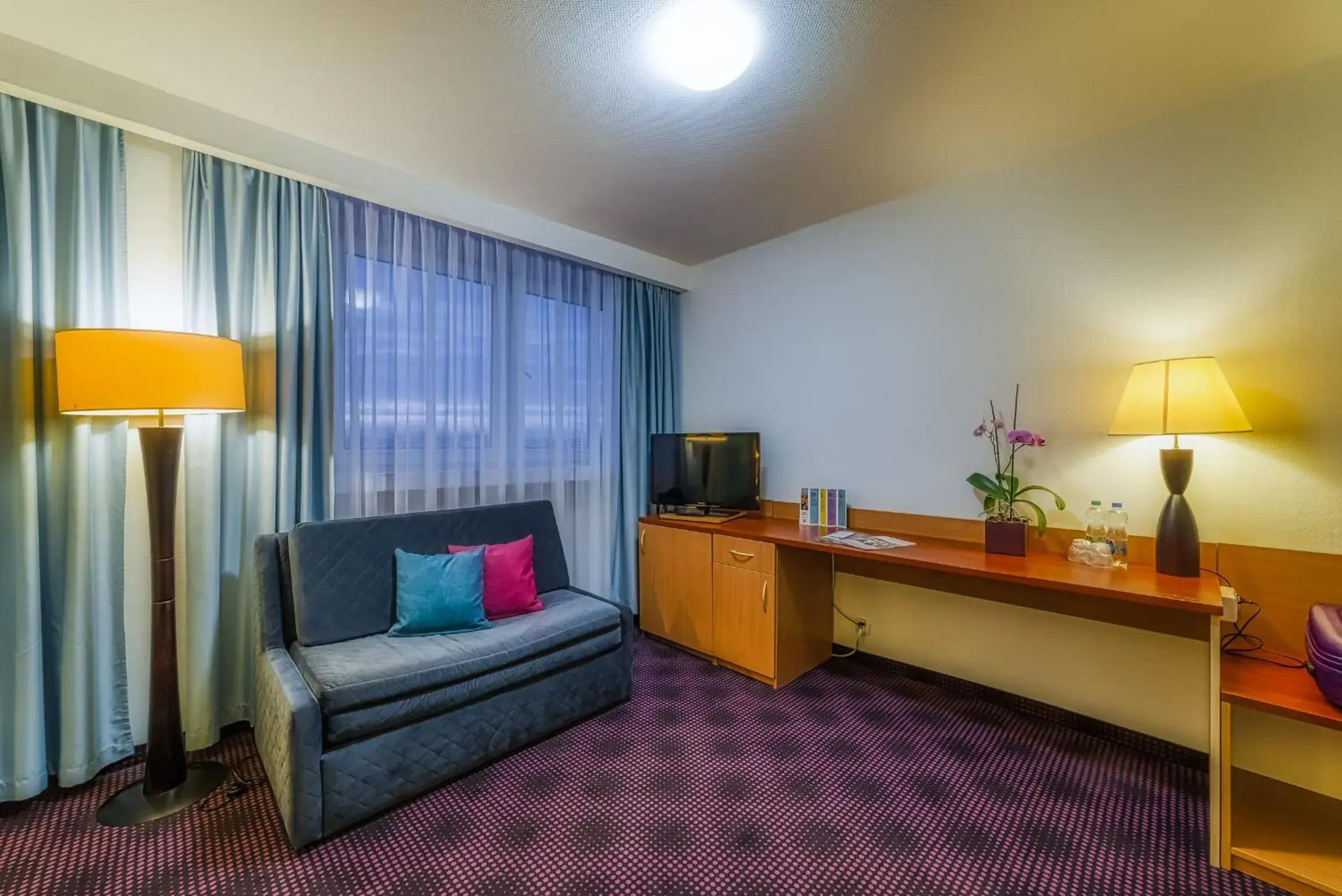 Photo of the whole room, Seating Area in Ibis Style Bielsko Biala