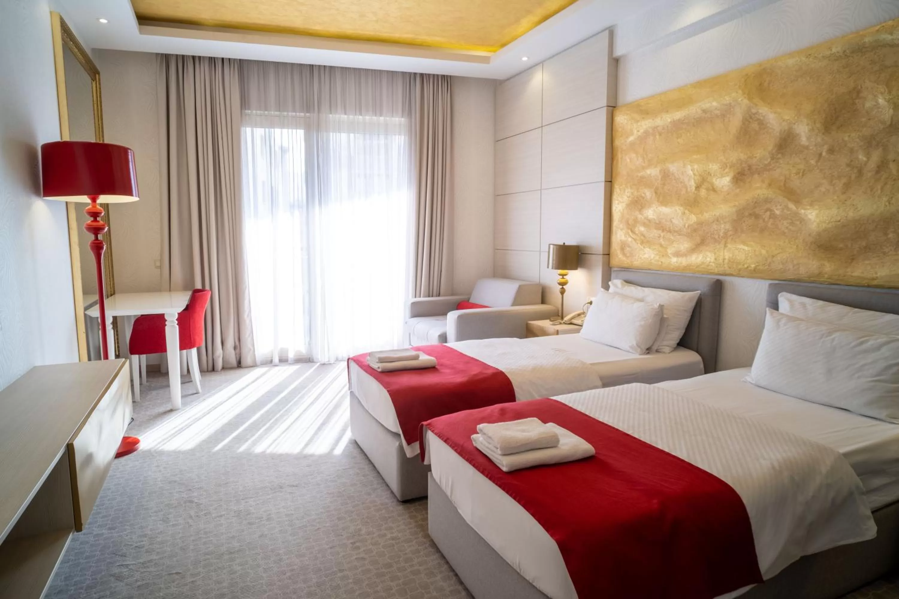 Massage, Bed in Hotel Atina