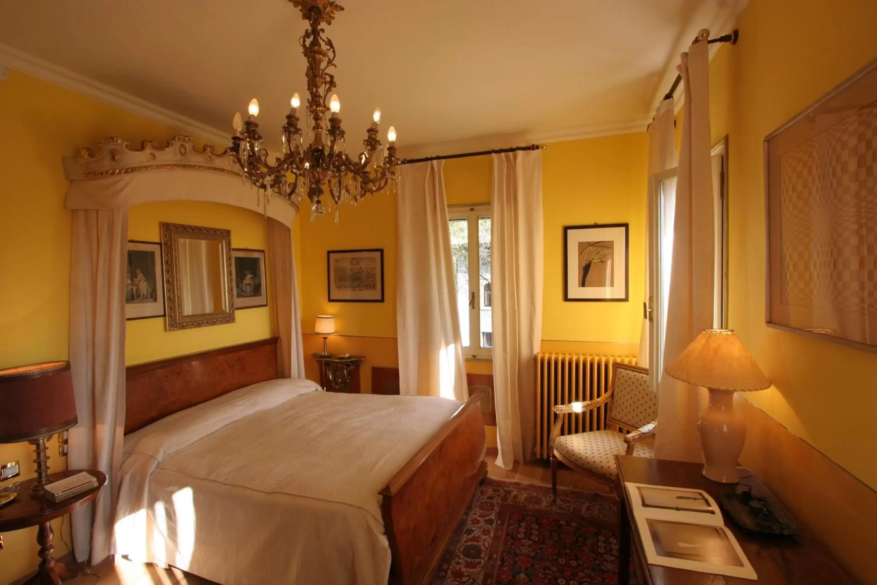 Photo of the whole room, Bed in Castrum di Serravalle