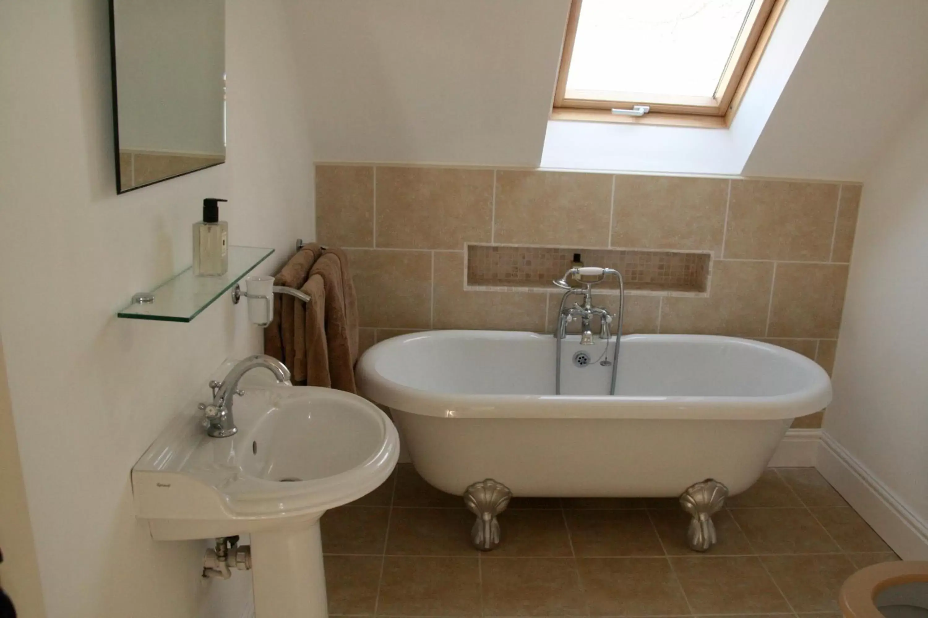 Bathroom in Thatched Cottage