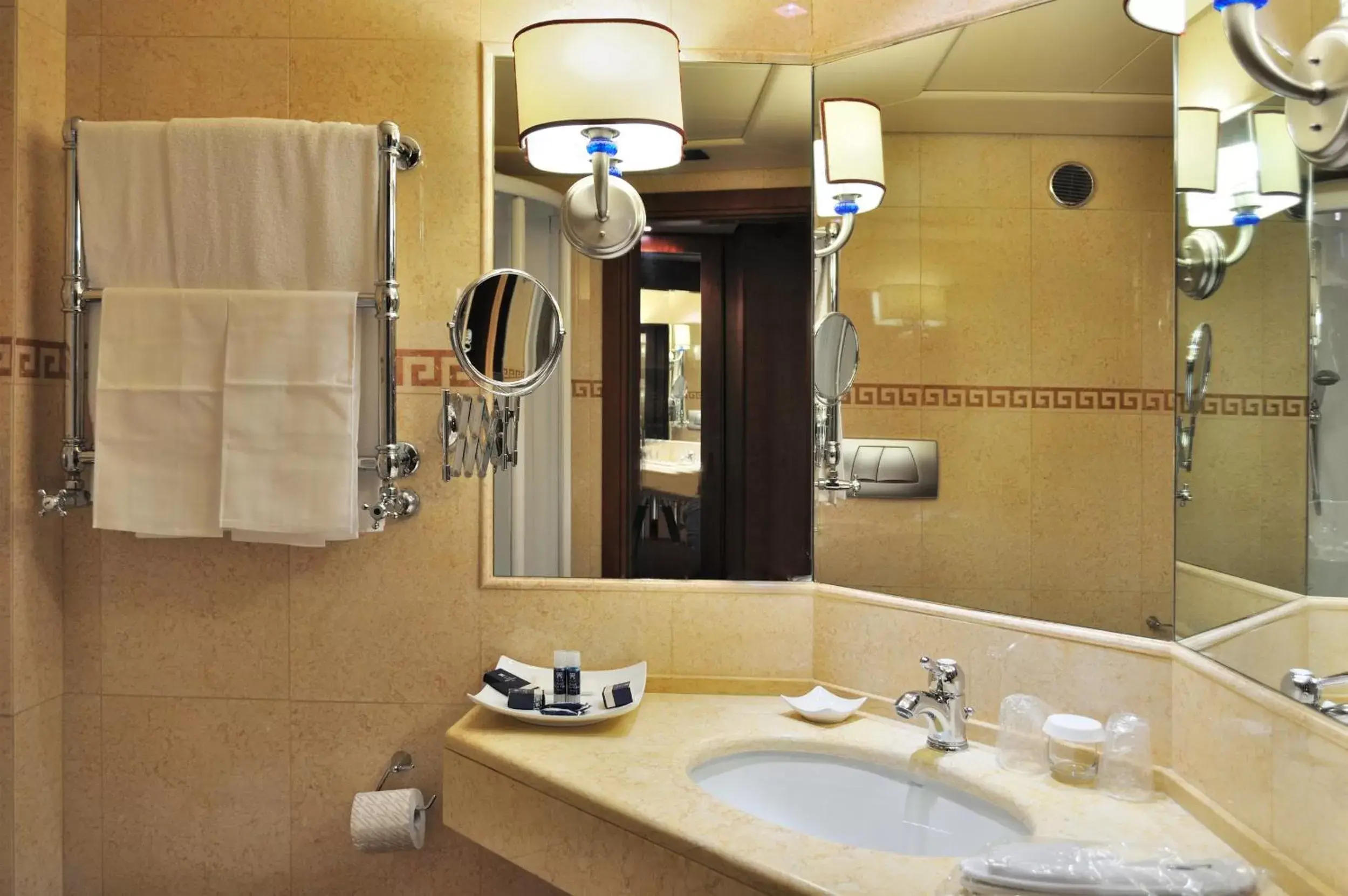 Bathroom in Hotel Pineta Palace
