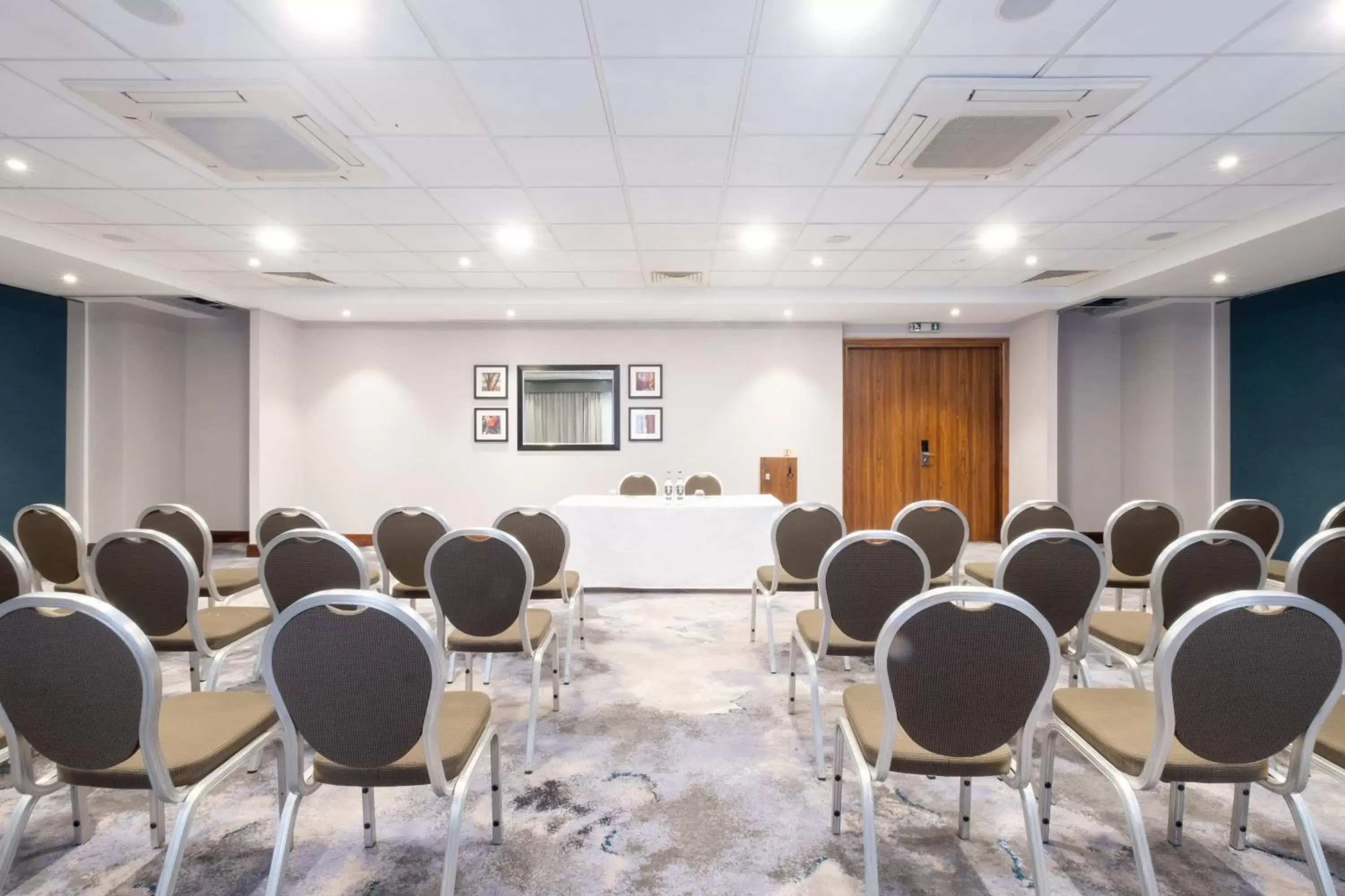 Meeting/conference room in Holiday Inn Stevenage, an IHG Hotel