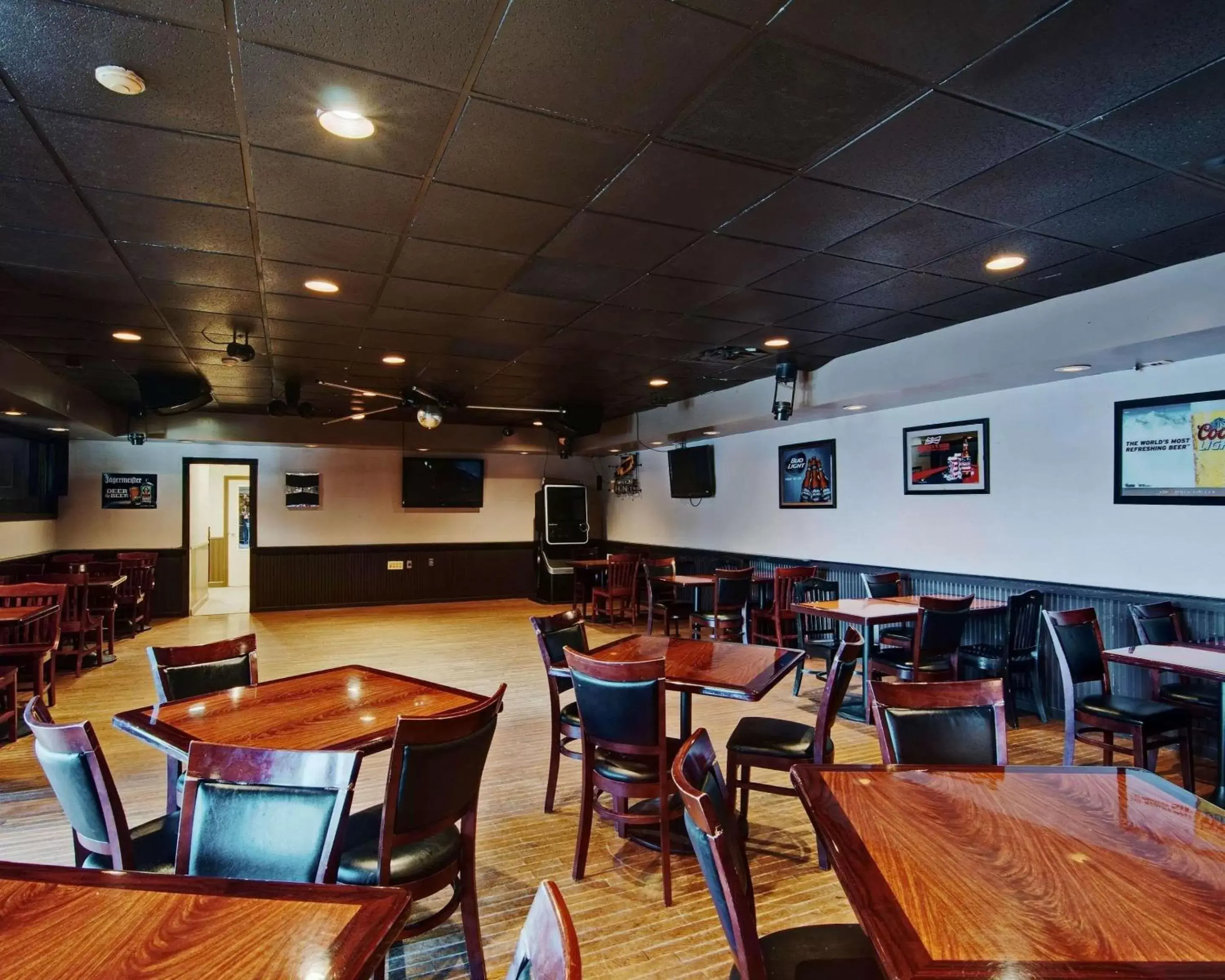 Lounge or bar, Restaurant/Places to Eat in Quality Inn Beckley