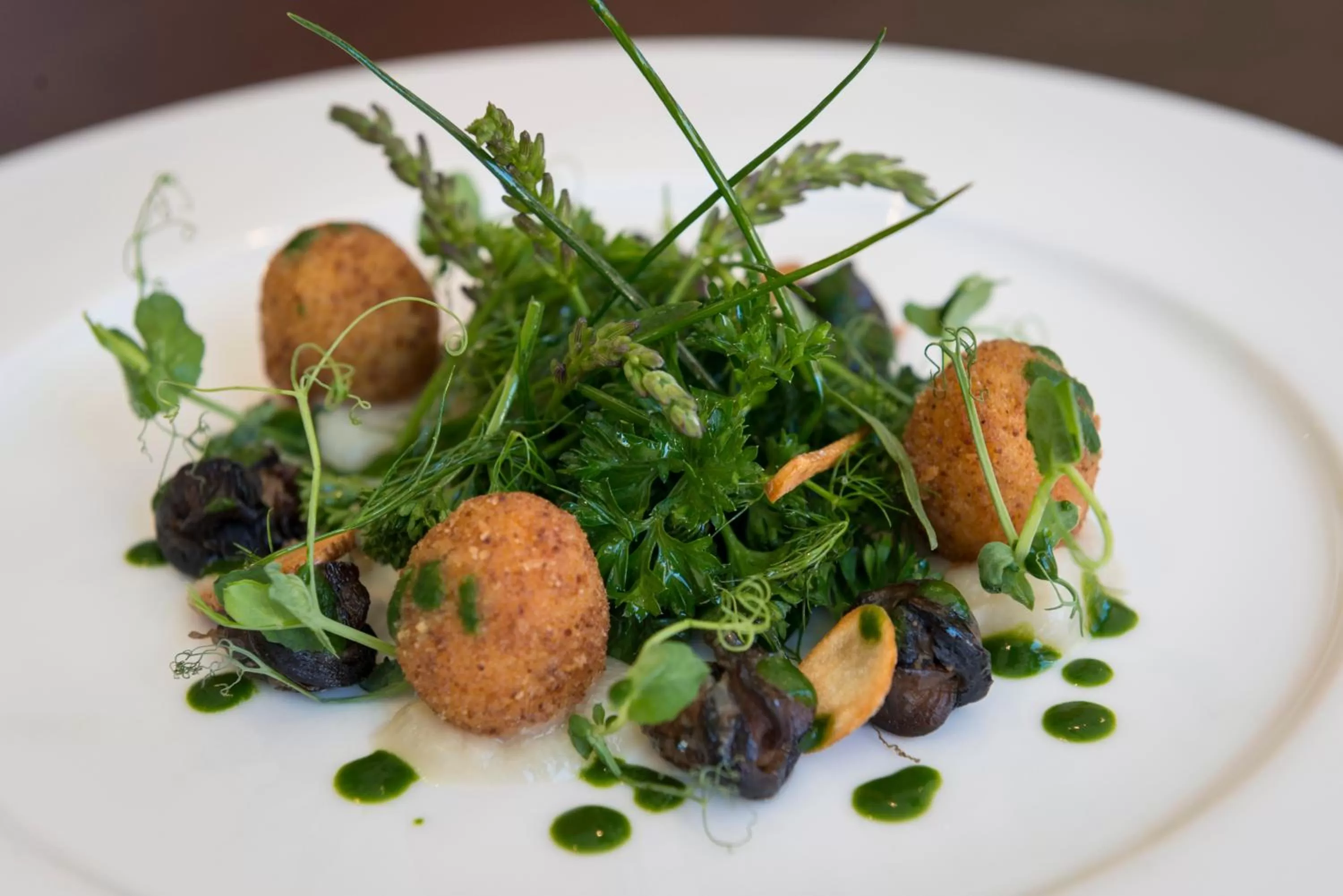 Restaurant/places to eat in Hôtel Aux Vieux Remparts, The Originals Relais