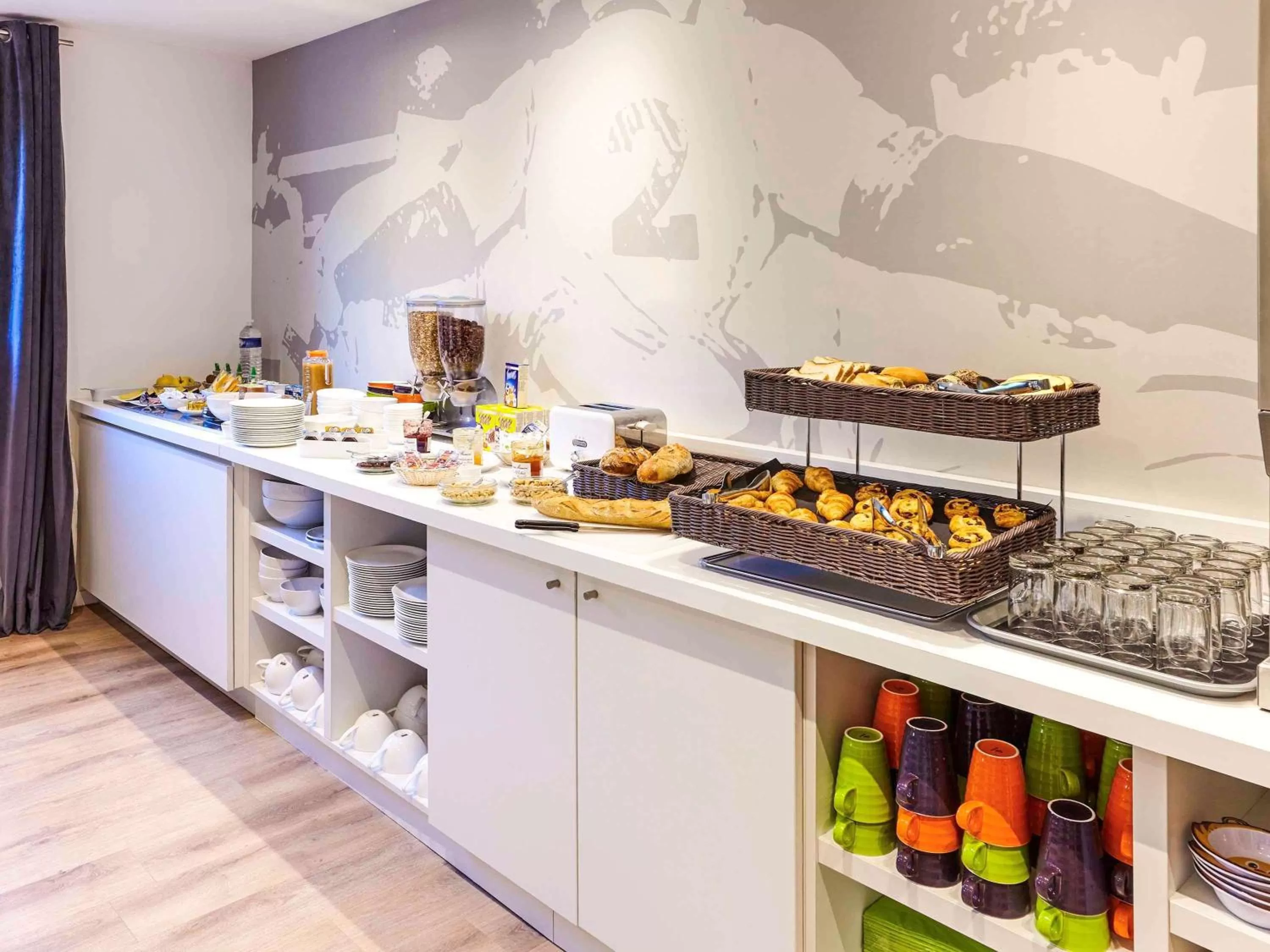 Restaurant/places to eat in ibis Styles Toulouse Nord Sesquieres