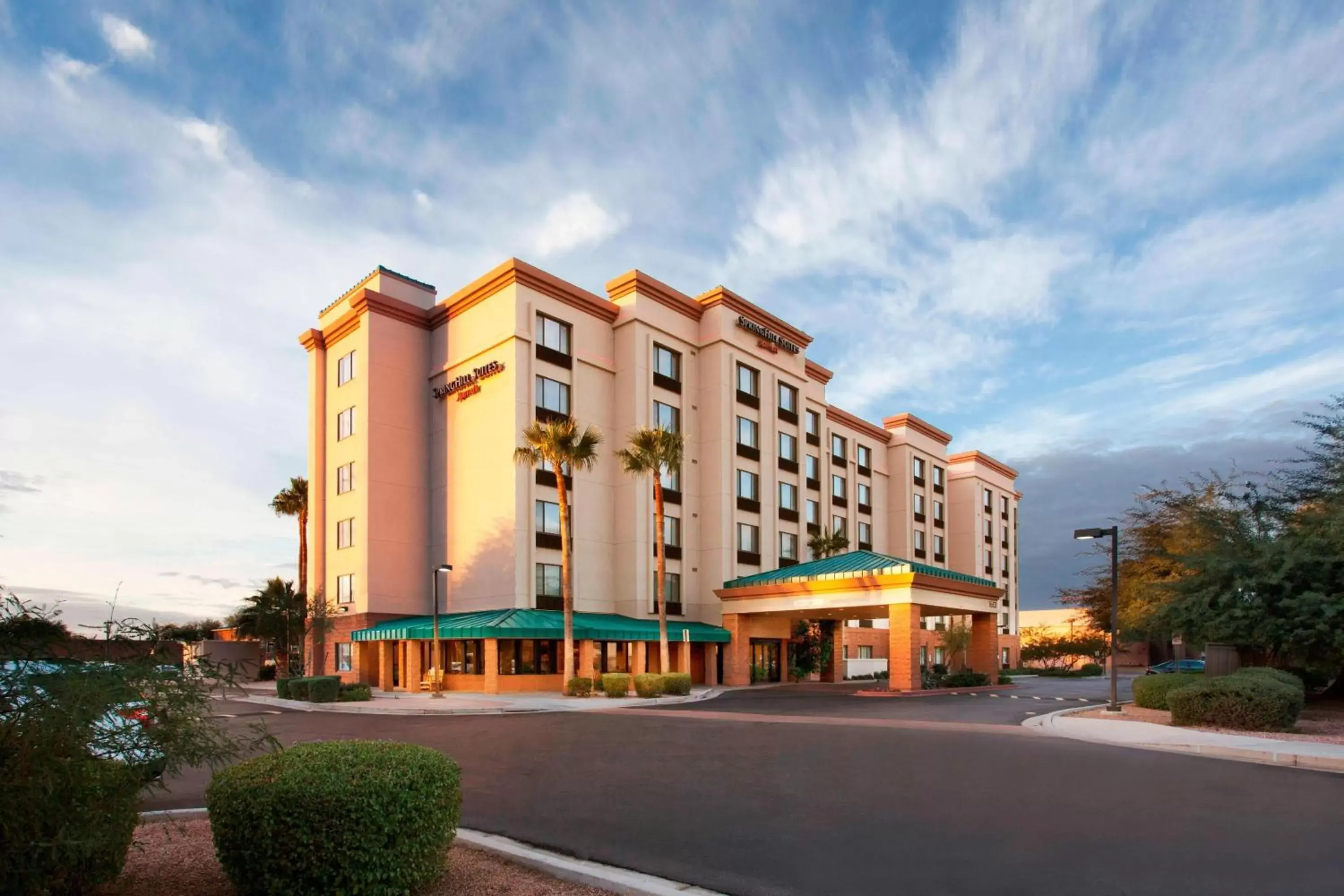 Property Building in SpringHill Suites Phoenix Tempe Airport