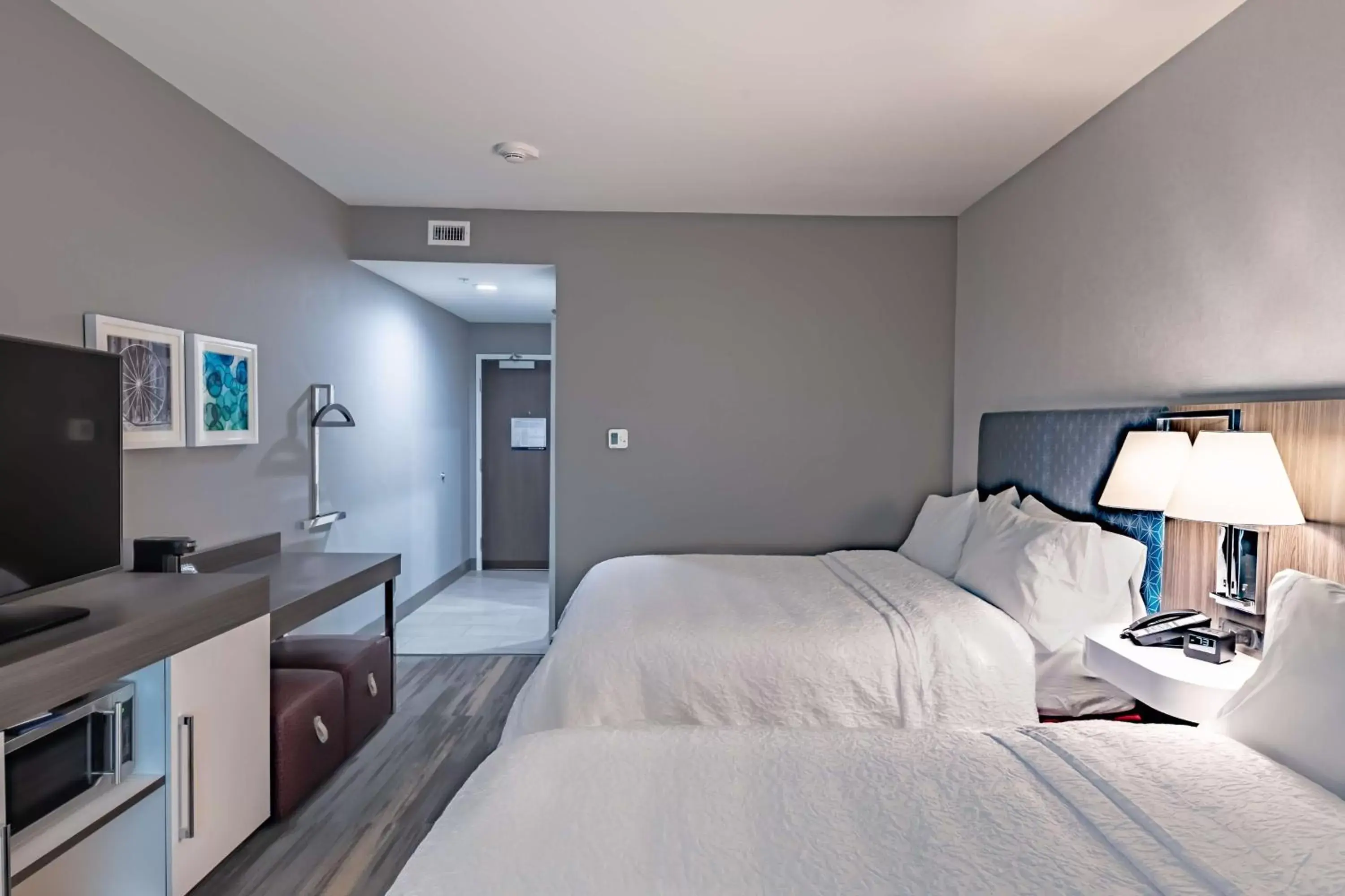 Queen Room with Two Queen Beds in Hampton Inn & Suites Dallas/Plano Central Queen Room with Two Queen Beds in Hampton Inn & Suites Dallas/Plano Central