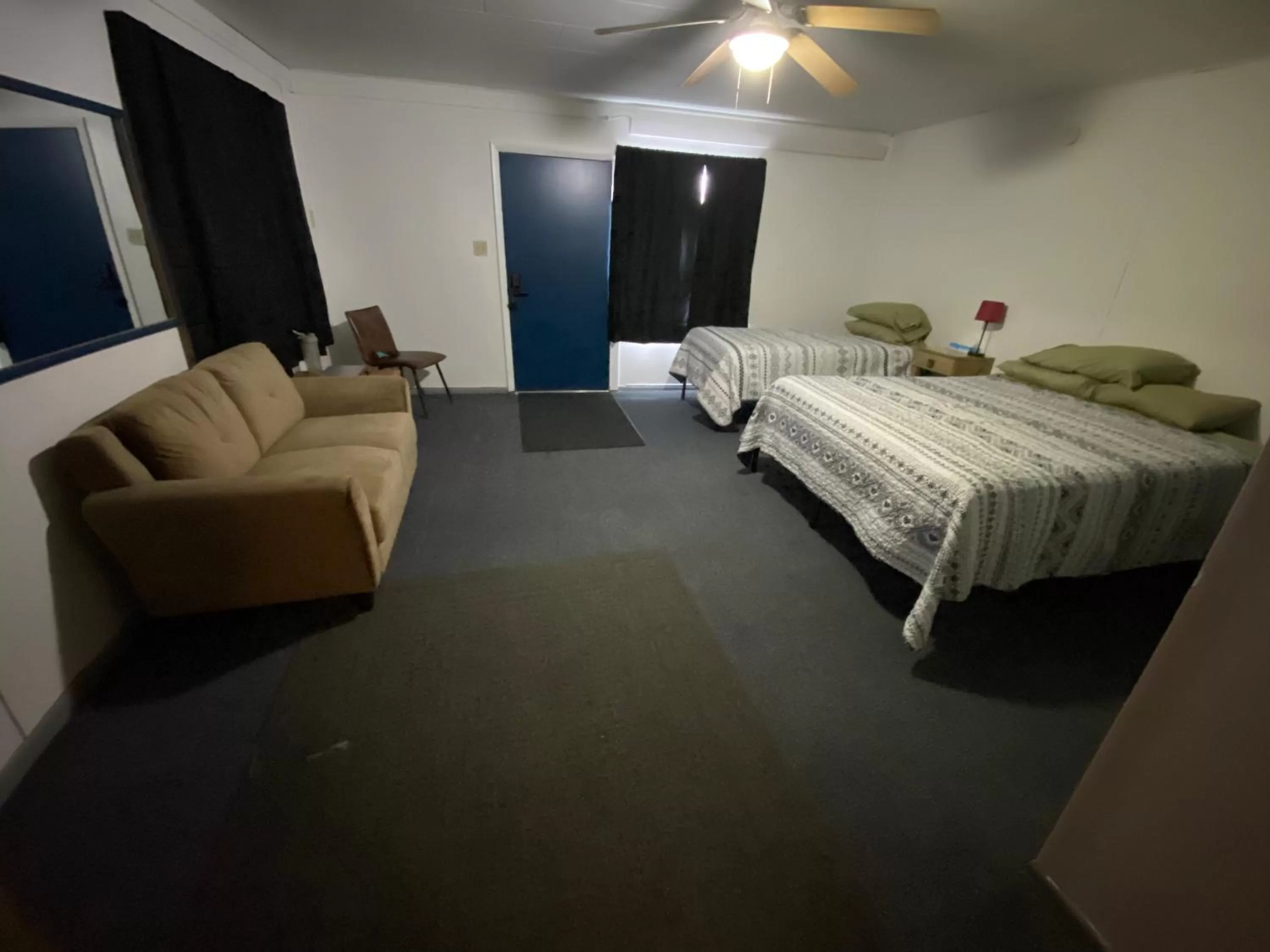 Bed in The Sage Motel