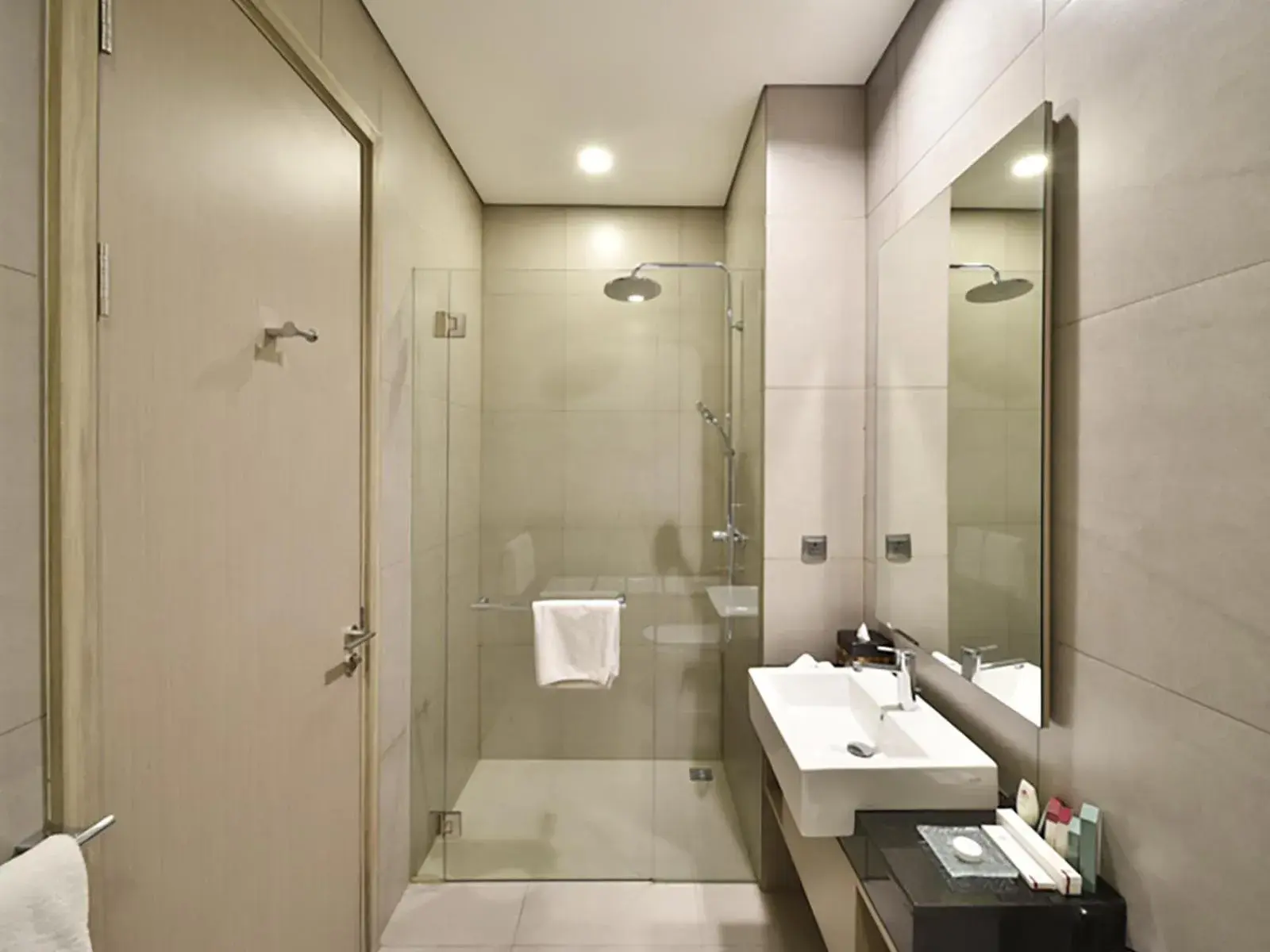 Shower, Bathroom in Crowne Plaza Jakarta Residences, an IHG Hotel Shower, Bathroom in Crowne Plaza Jakarta Residences, an IHG Hotel